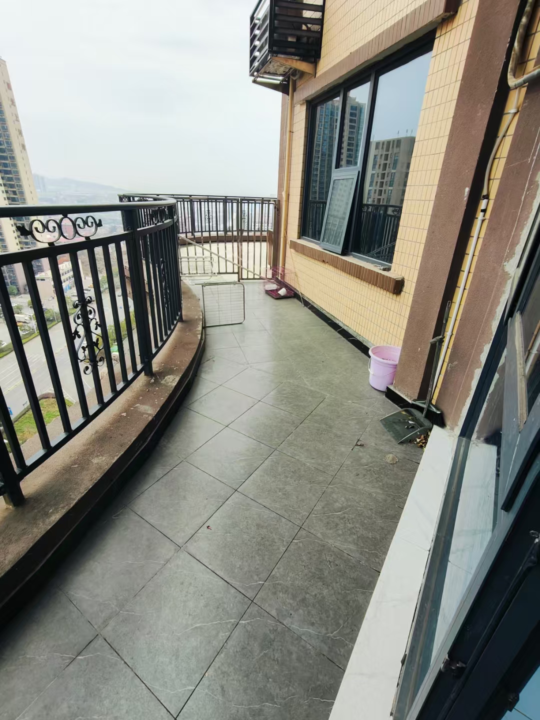 五洲富隆中心 1室1厅1卫 900.0元/月 五洲富隆中心 1室1厅1卫 900.0元/月室内图