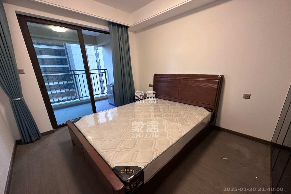 龙湖春江天玺 3室2厅2卫 3800.0元/月 龙湖春江天玺 3室2厅2卫 3800.0元/月室内图