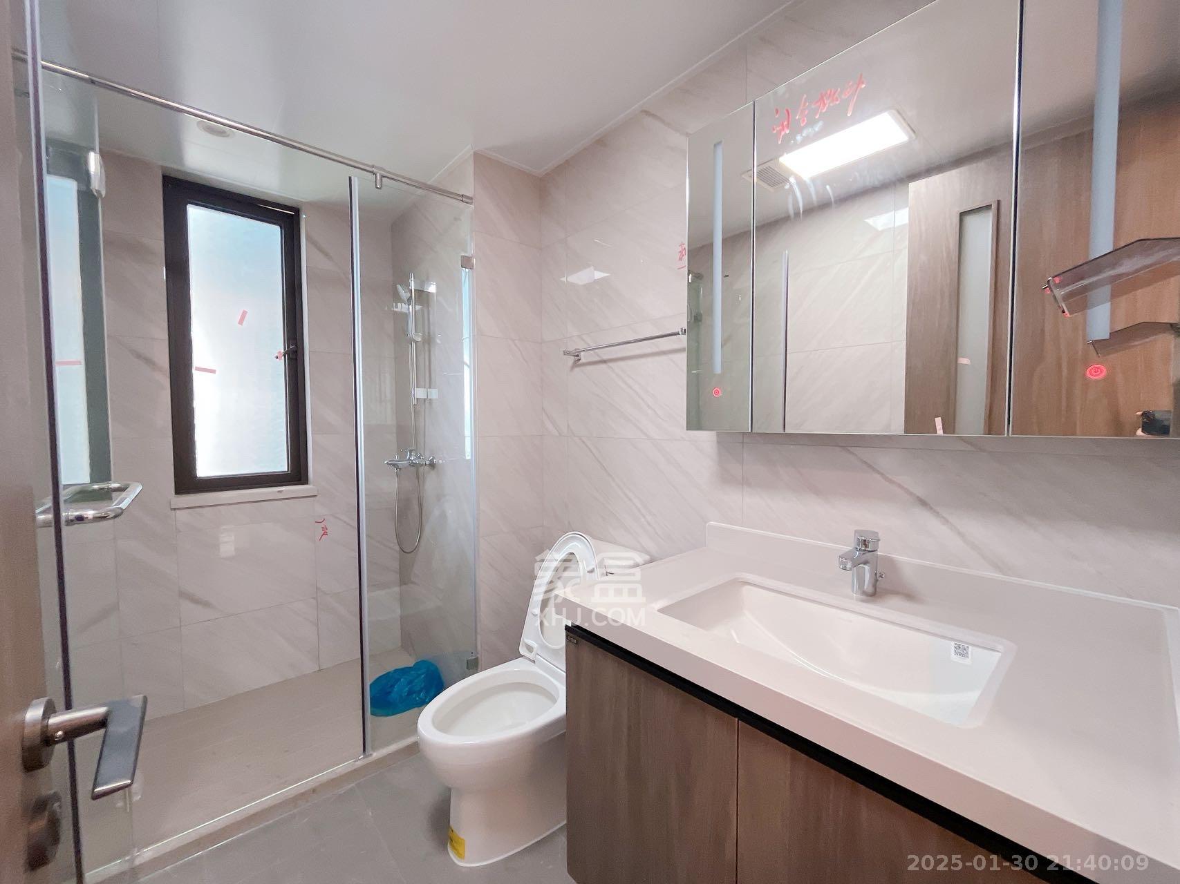 龙湖春江天玺 3室2厅2卫 3800.0元/月 龙湖春江天玺 3室2厅2卫 3800.0元/月室内图