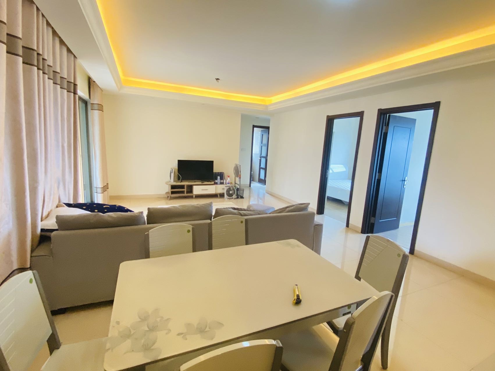 碧桂园 4室2厅2卫 2000.0元/月 碧桂园 4室2厅2卫 2000.0元/月室内图