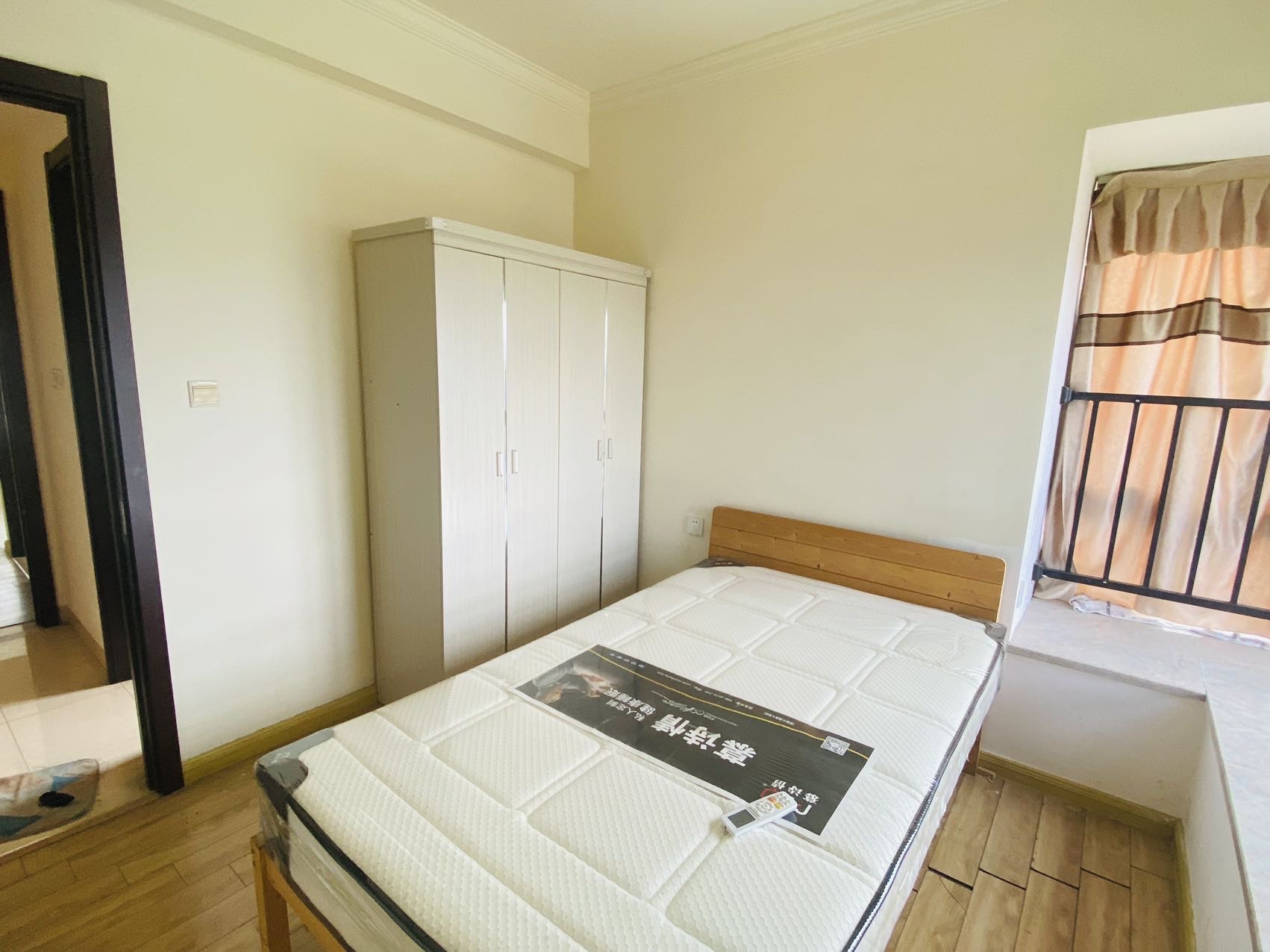 碧桂园 4室2厅2卫 2000.0元/月 碧桂园 4室2厅2卫 2000.0元/月室内图