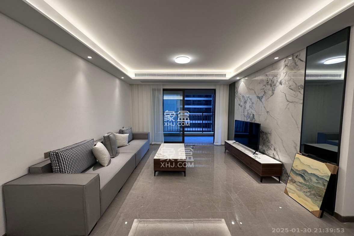 龙湖春江天玺 3室2厅2卫 3800.0元/月 龙湖春江天玺 3室2厅2卫 3800.0元/月室内图