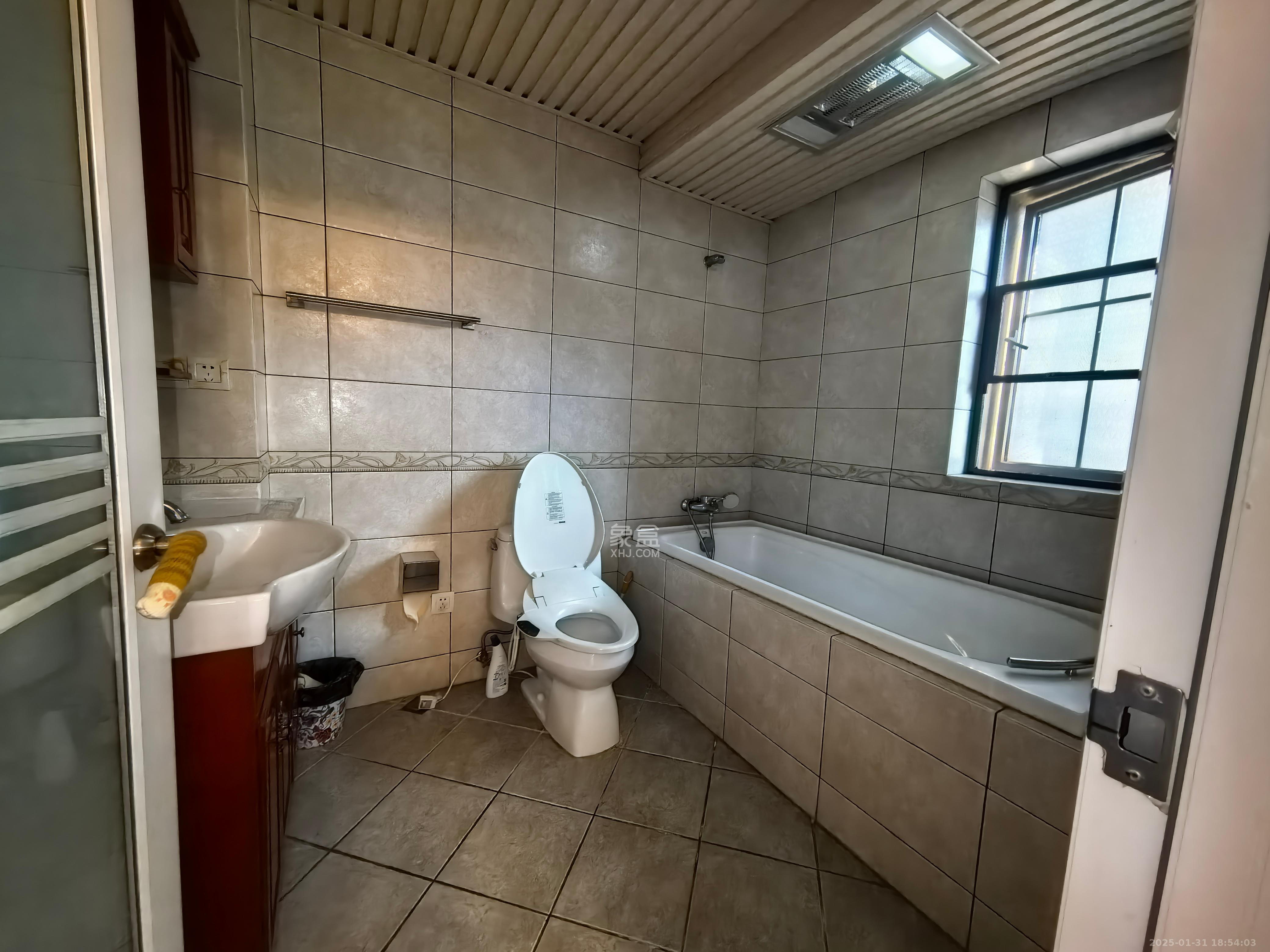 托斯卡纳洋房高层 3室2厅2卫 5200.0元/月 托斯卡纳洋房高层 3室2厅2卫 5200.0元/月室内图