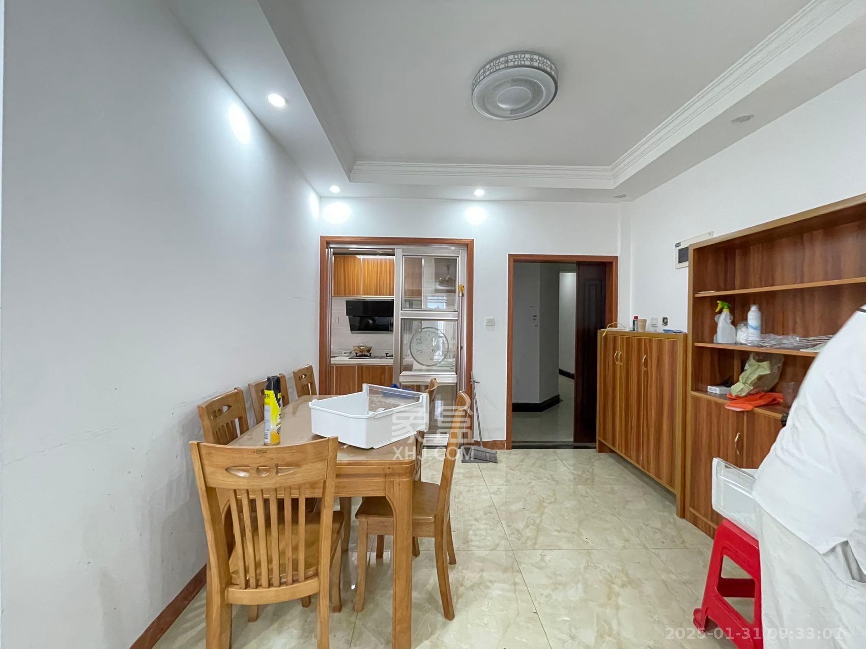 天下一家 2室2厅1卫 2500.0元/月 天下一家 2室2厅1卫 2500.0元/月室内图