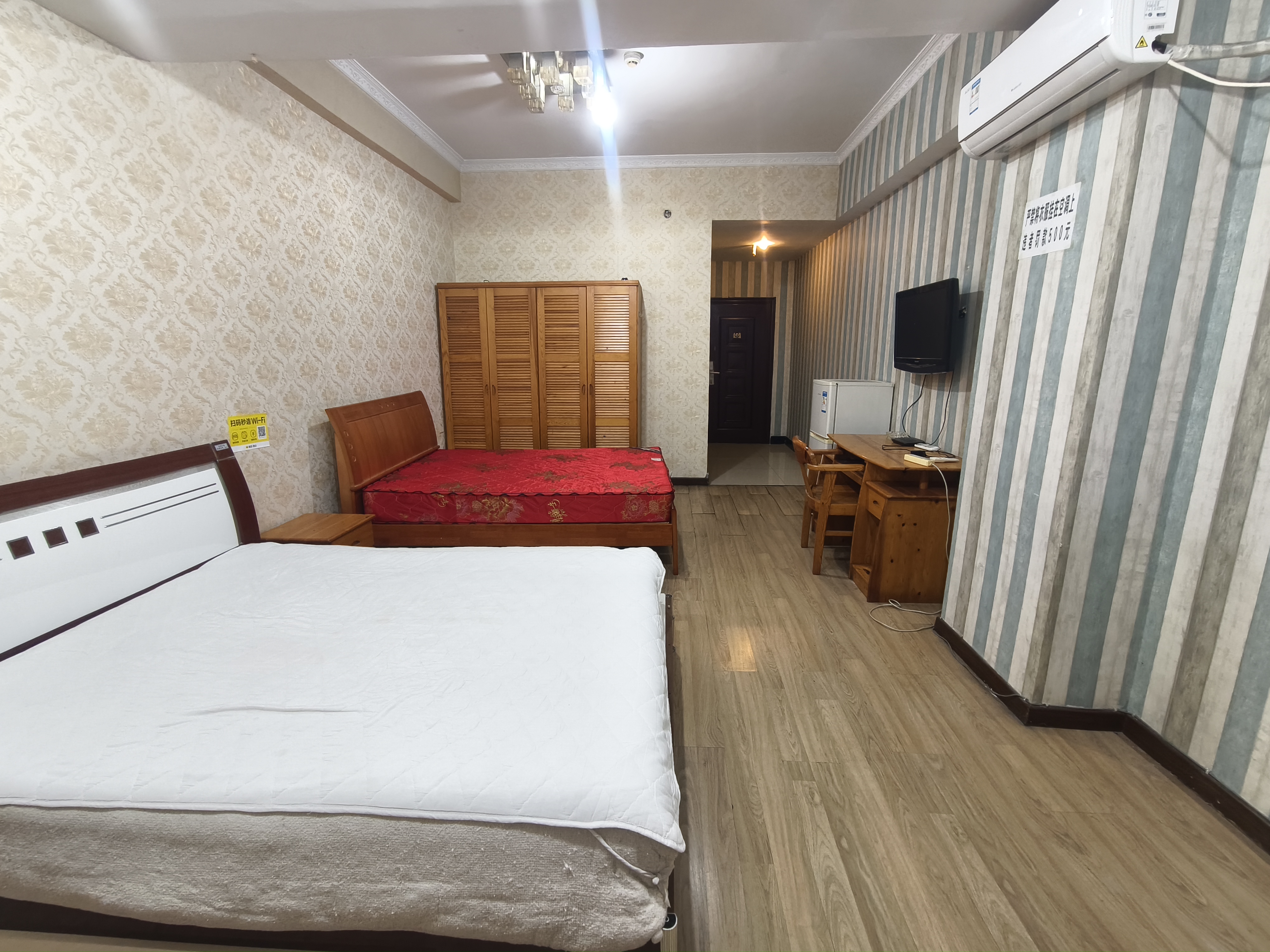 鹏泰国际 1室0厅0卫 600.0元/月 鹏泰国际 1室0厅0卫 600.0元/月室内图