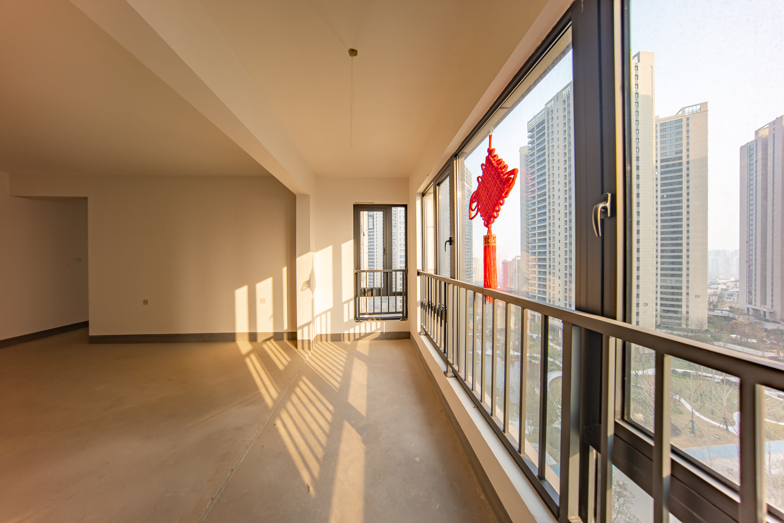 建投象山国际  4室2厅3卫   158.00万阳台