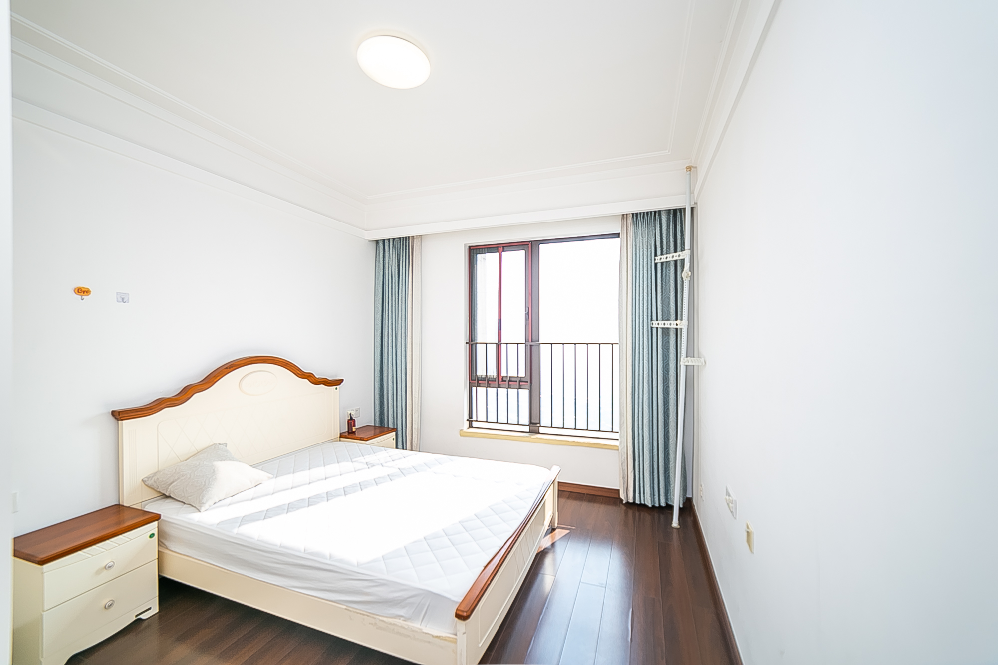 万科紫台 3室2厅1卫 180.0万 万科紫台 3室2厅1卫 180.0万卧室