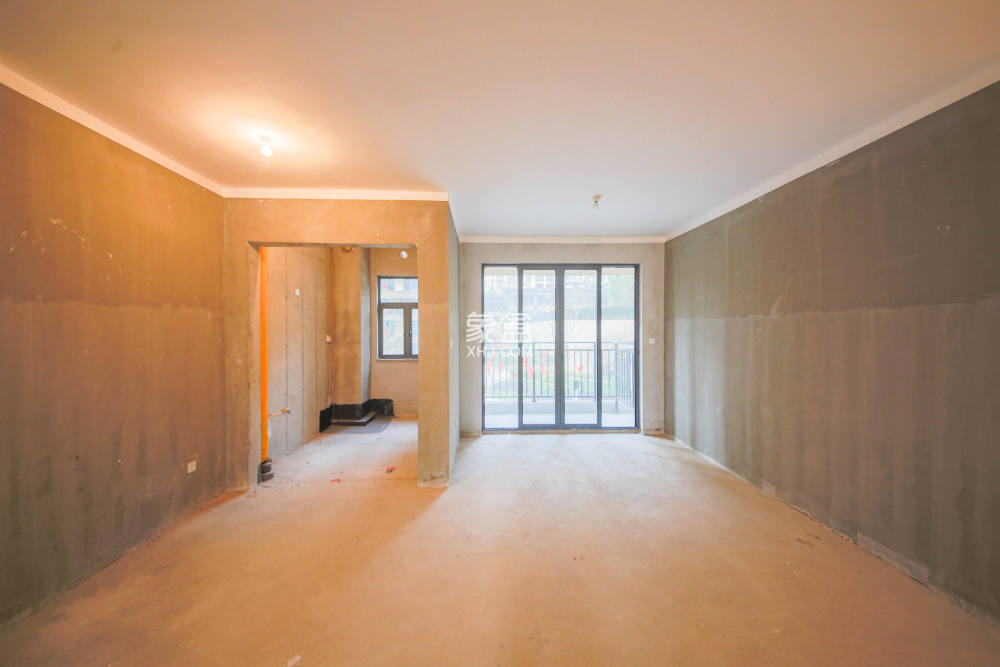 中建钰和城E区  4室2厅2卫    320.0万