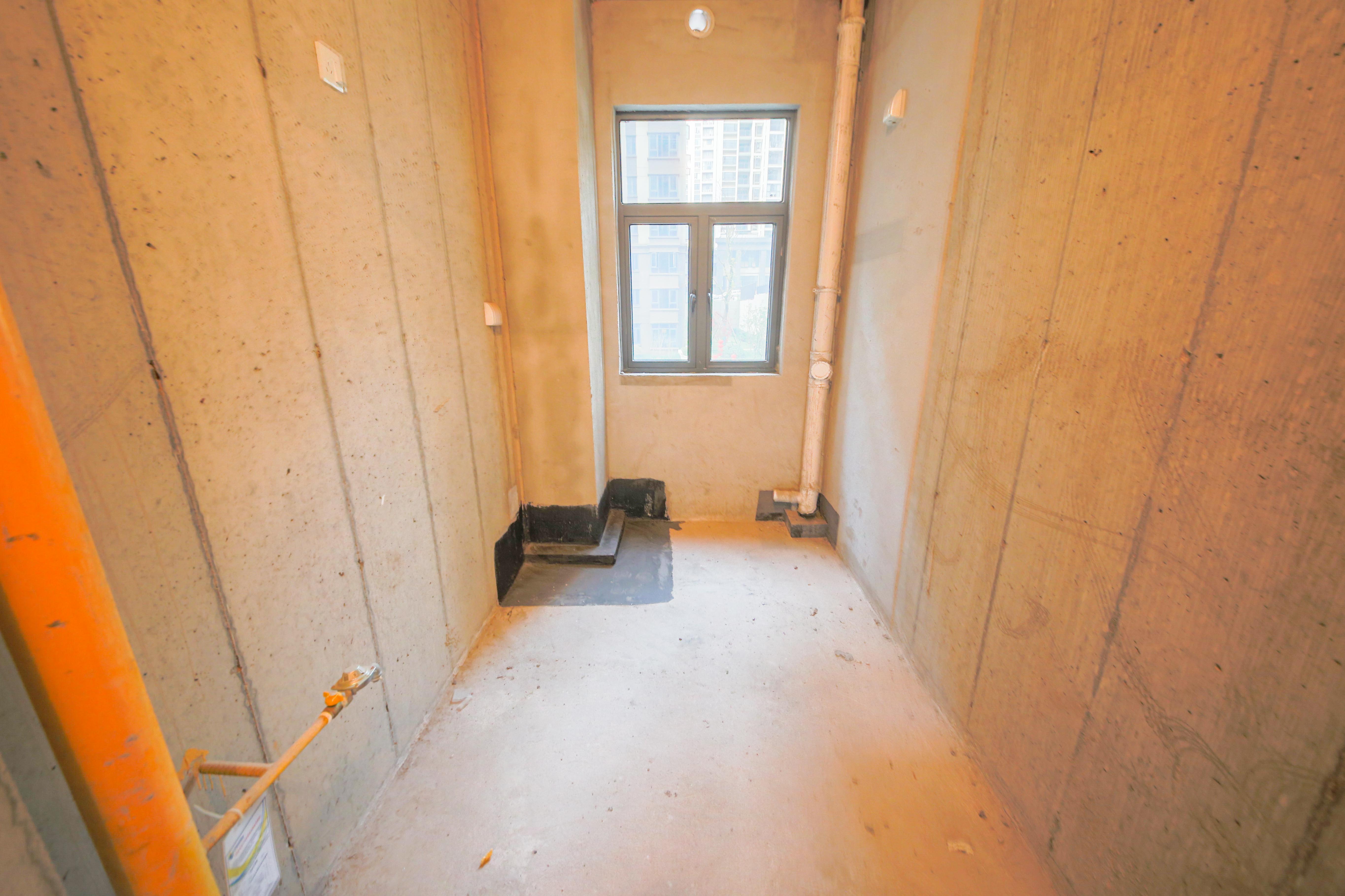 中建钰和城  4室2厅2卫   320.00万厨房