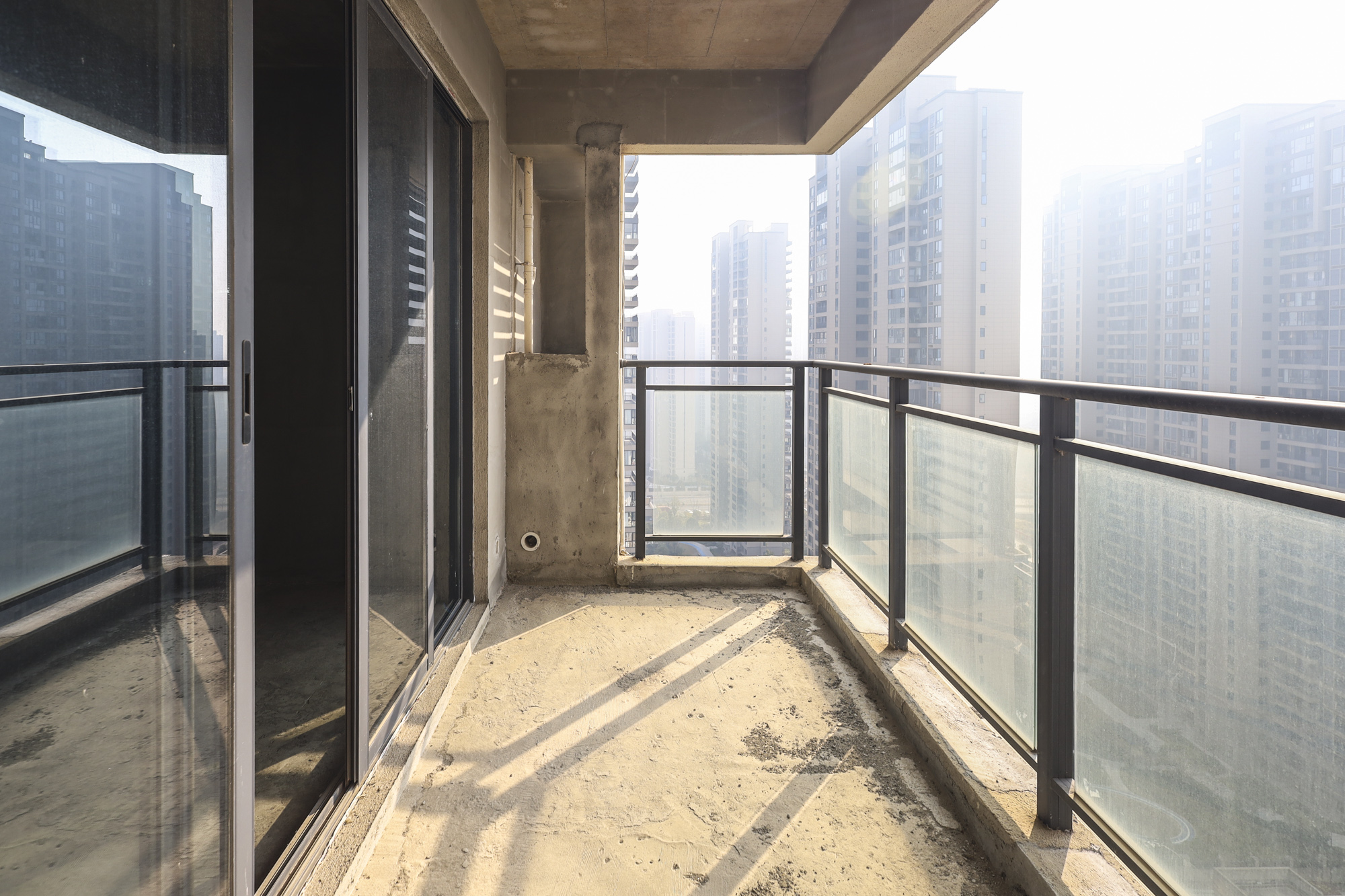 嘉宇北部湾A区  4室2厅2卫    77.2万阳台