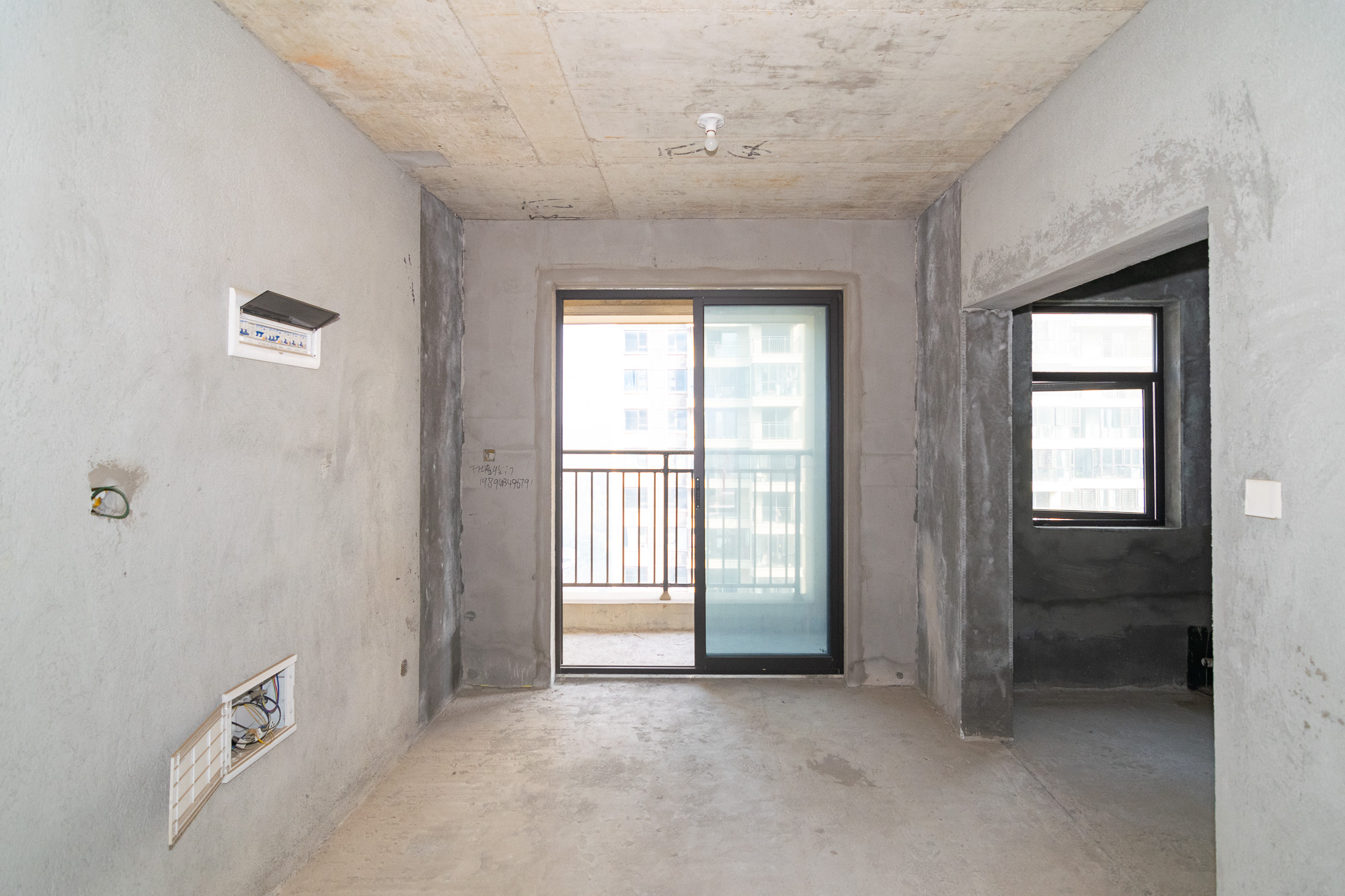 大汉汉府一期  4室2厅2卫    103.8万 大汉汉府一期  4室2厅2卫    103.8万客厅