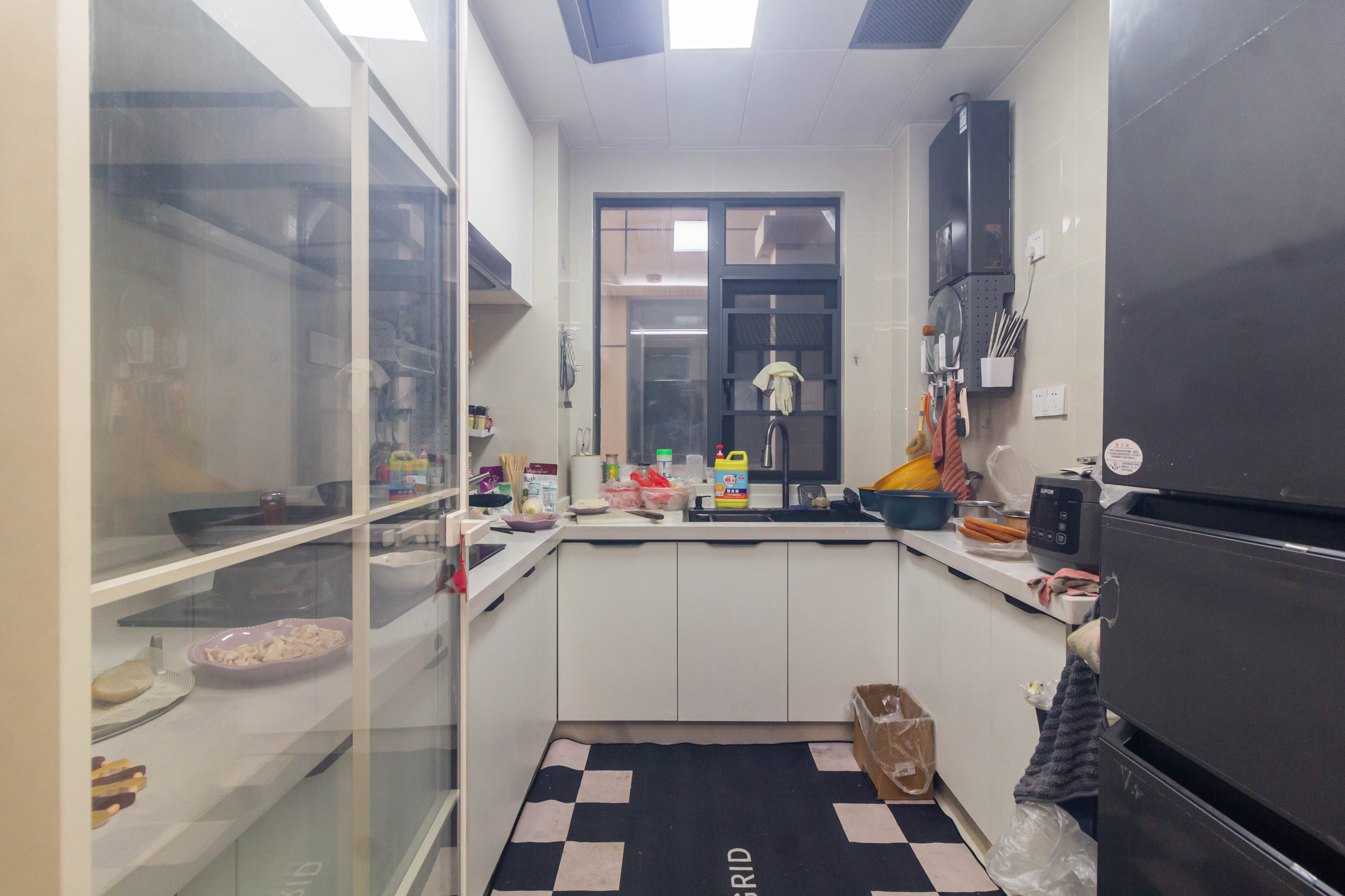 日盛湖湘花苑  3室2厅2卫    94.8万 日盛湖湘花苑  3室2厅2卫    94.8万厨房