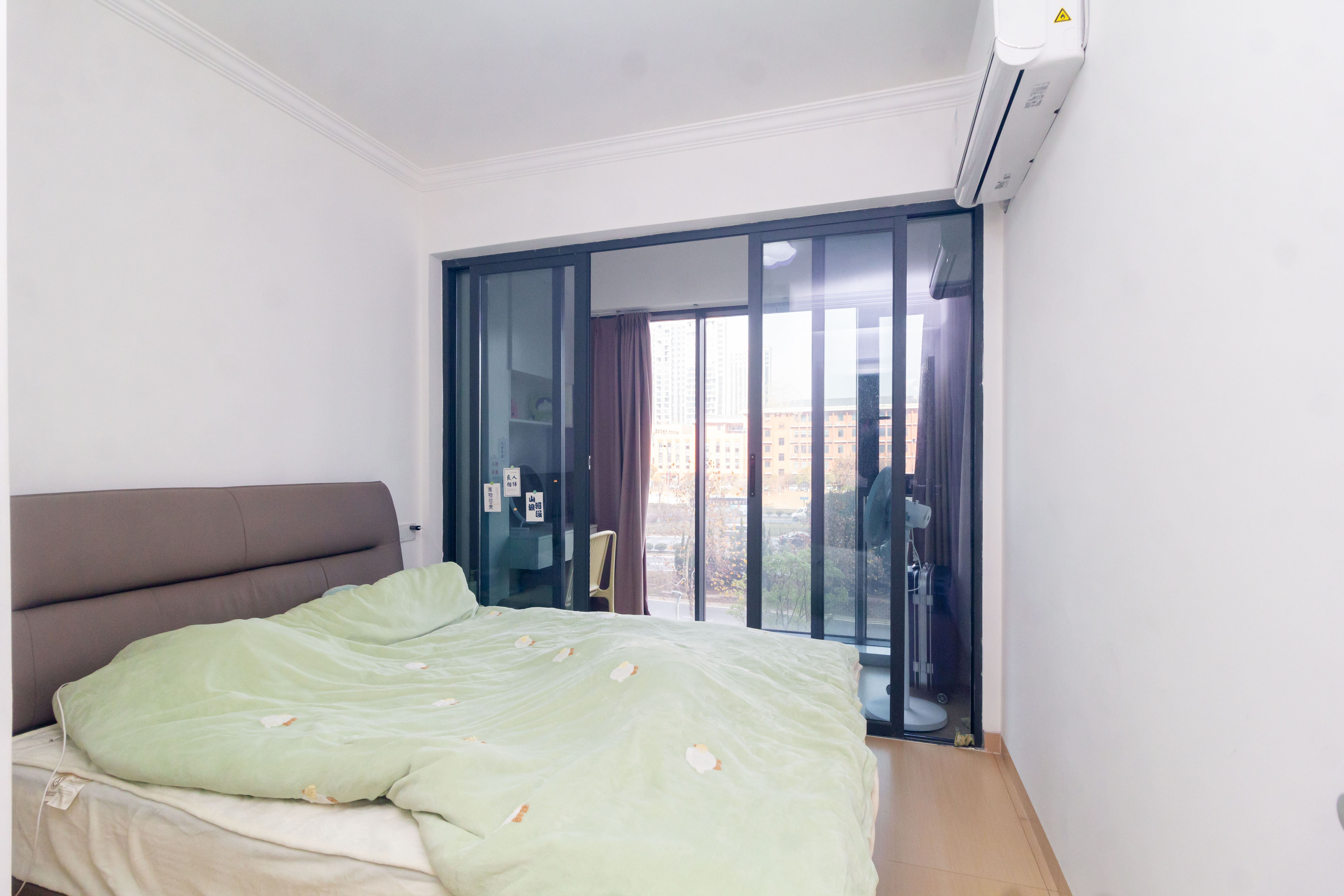 日盛湖湘花苑  3室2厅2卫    94.8万 日盛湖湘花苑  3室2厅2卫    94.8万卧室