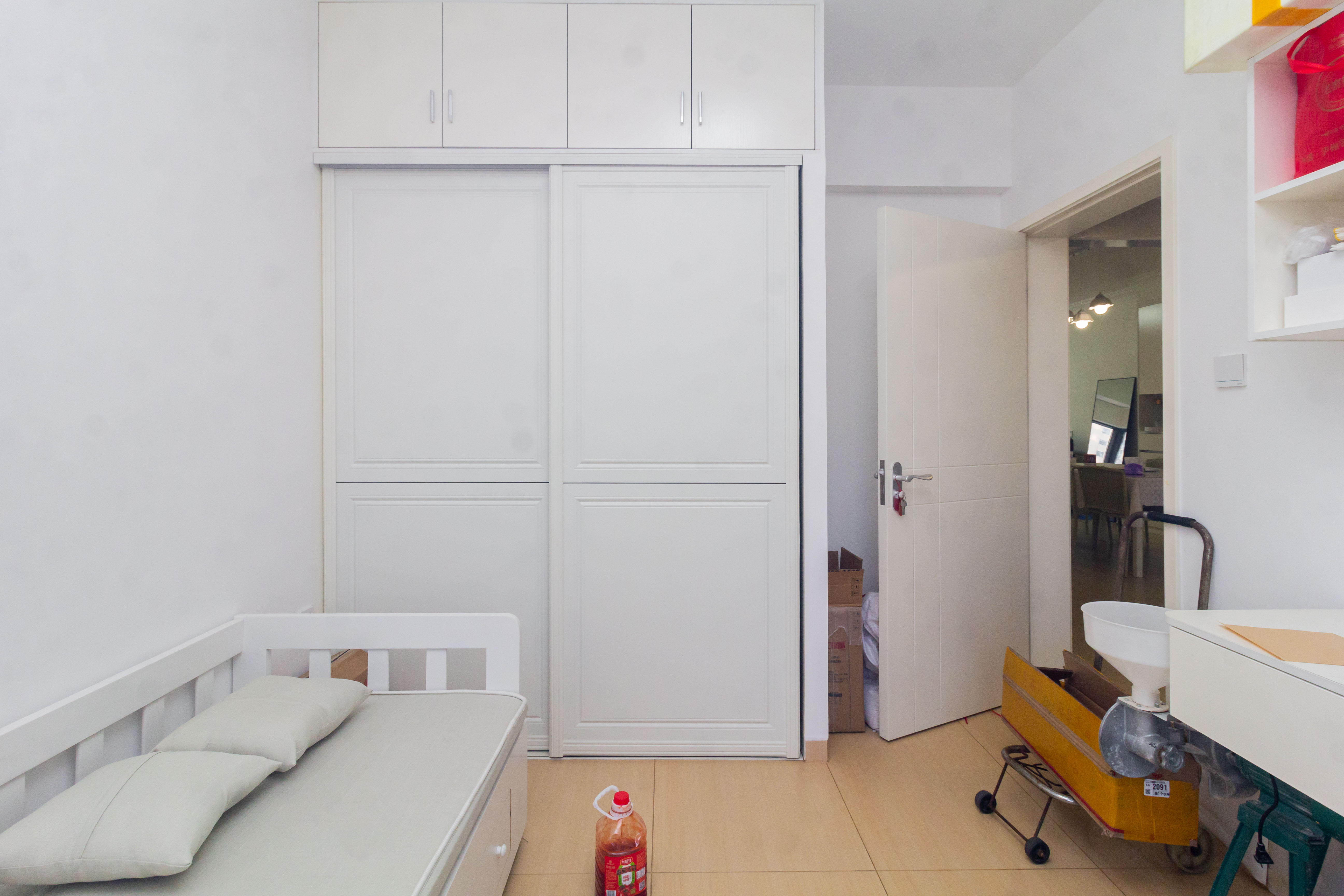 日盛湖湘花苑  3室2厅2卫    94.8万 日盛湖湘花苑  3室2厅2卫    94.8万卧室