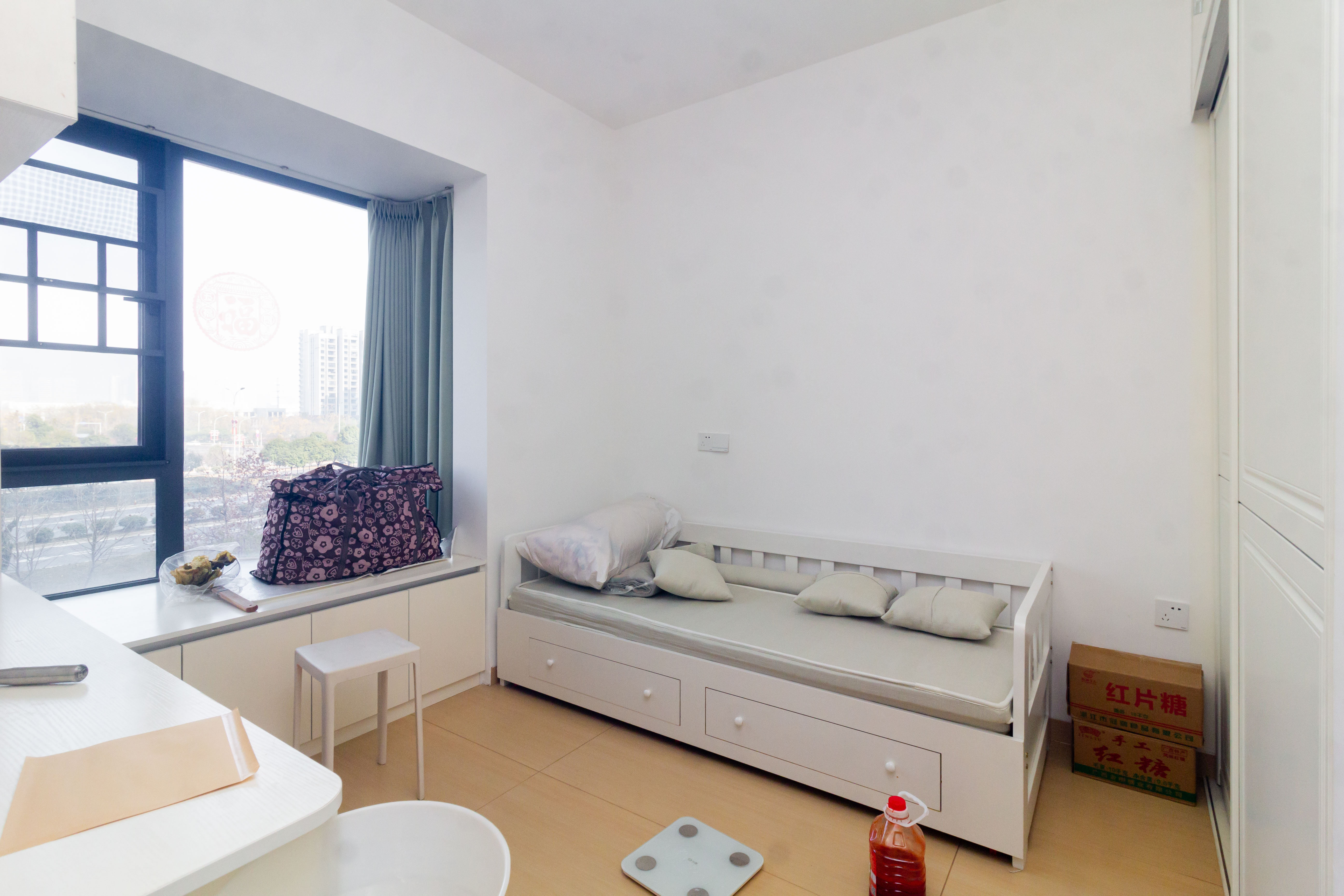 日盛湖湘花苑  3室2厅2卫    94.8万 日盛湖湘花苑  3室2厅2卫    94.8万卧室