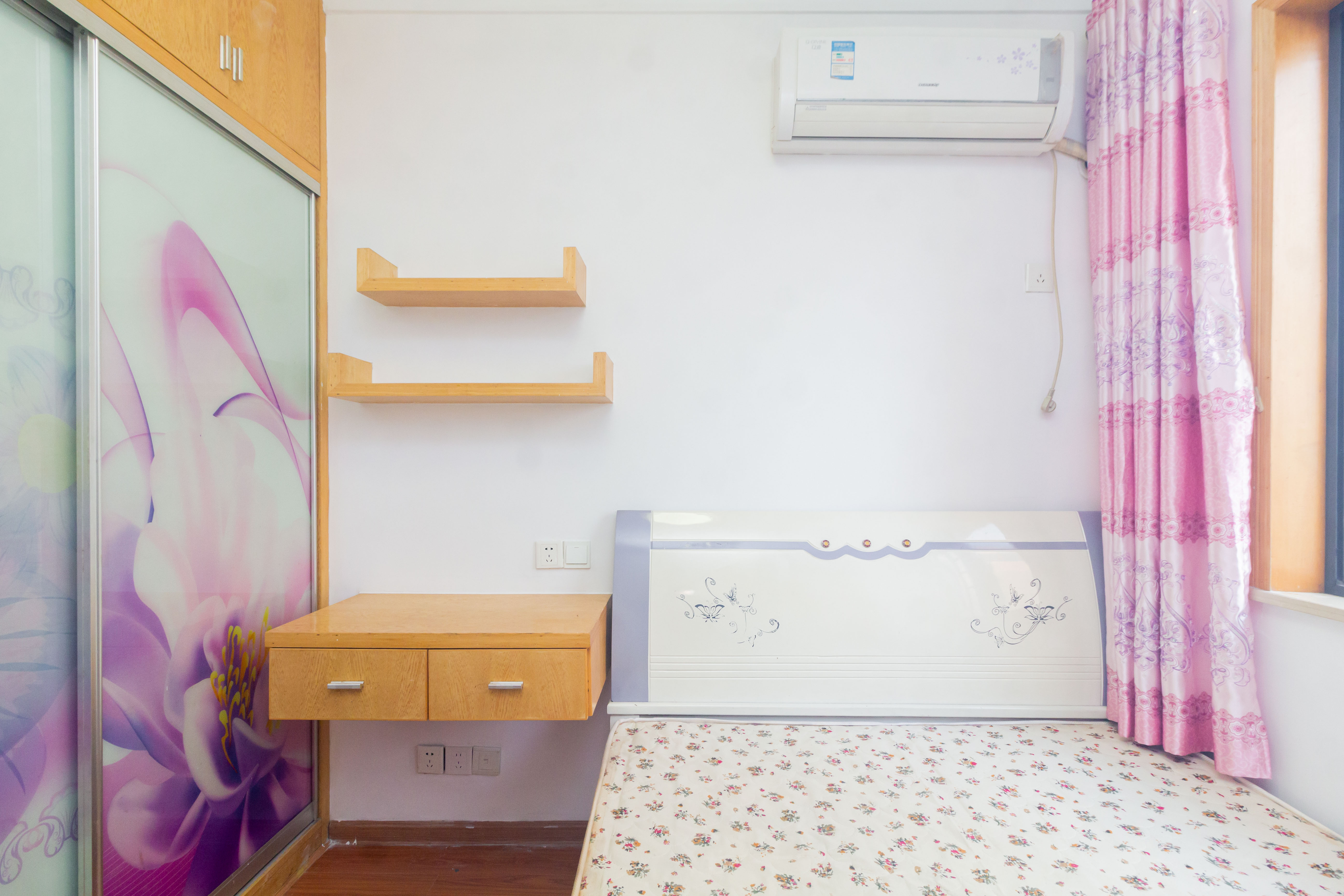 中国铁建国际城一期 3室2厅1卫 48.8万 中国铁建国际城一期 3室2厅1卫 48.8万卧室