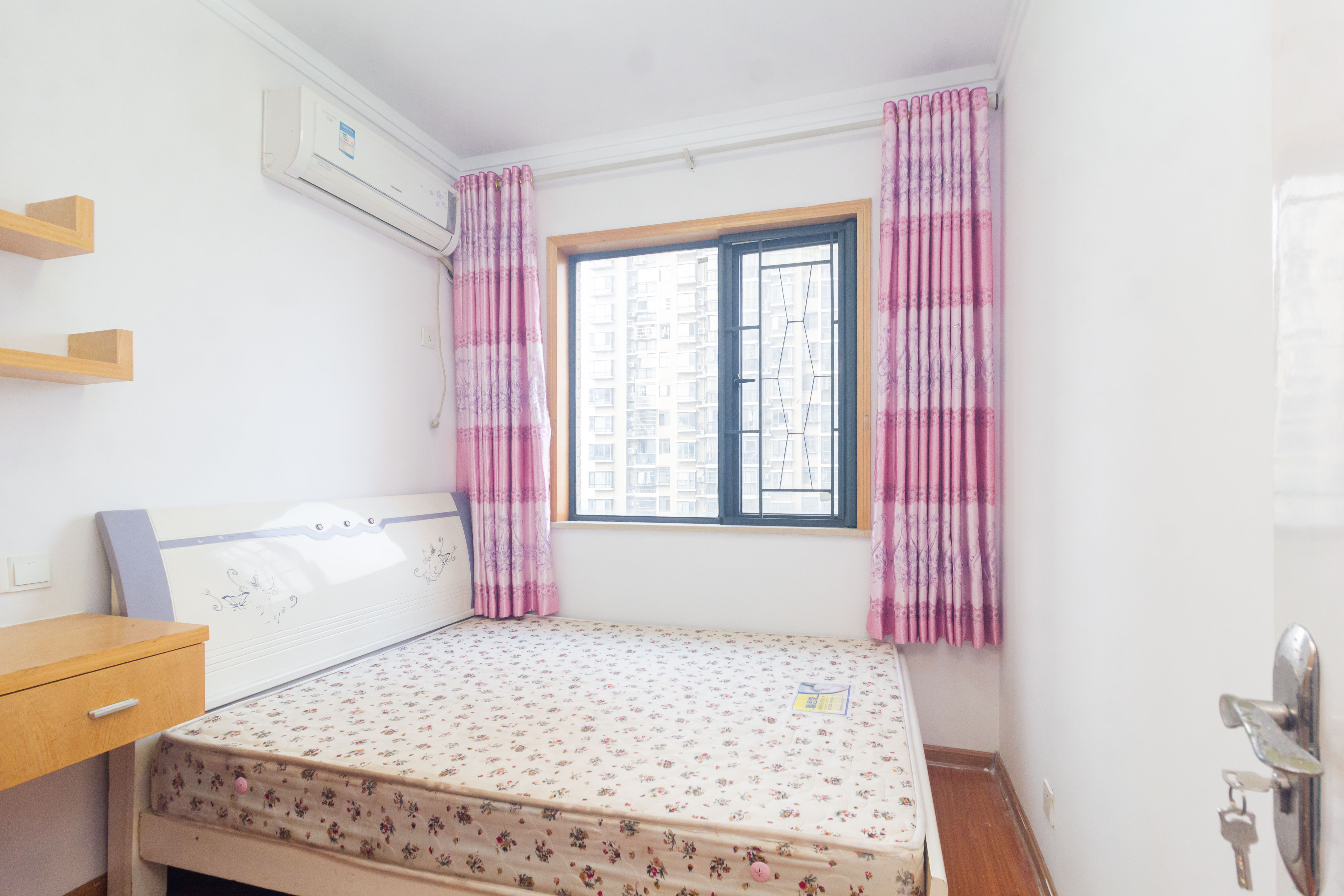 中国铁建国际城一期 3室2厅1卫 48.8万 中国铁建国际城一期 3室2厅1卫 48.8万卧室