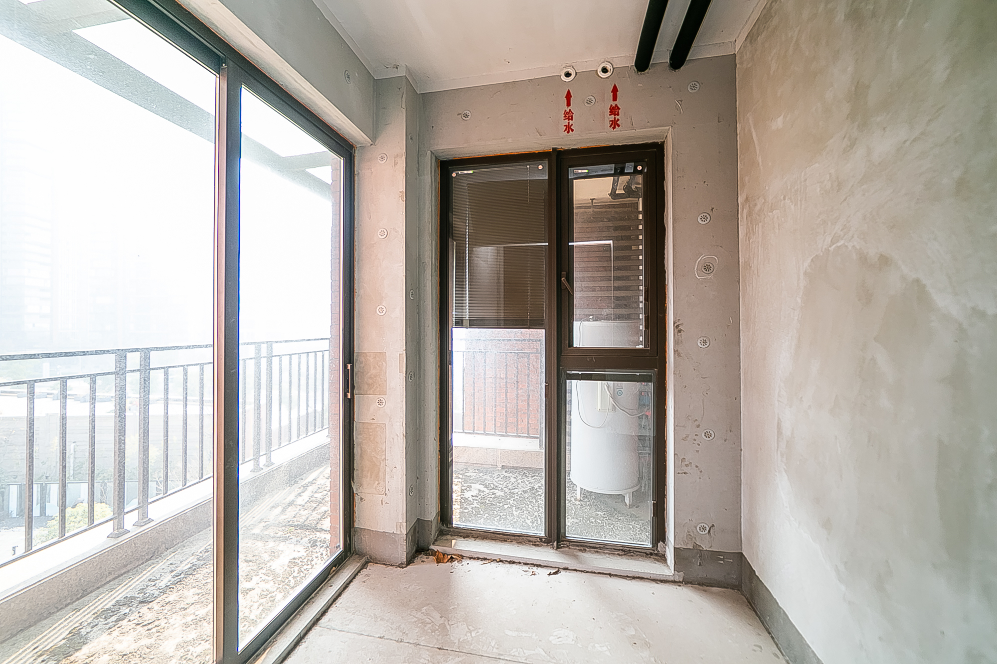 万科紫台  4室2厅3卫   620.00万阳台