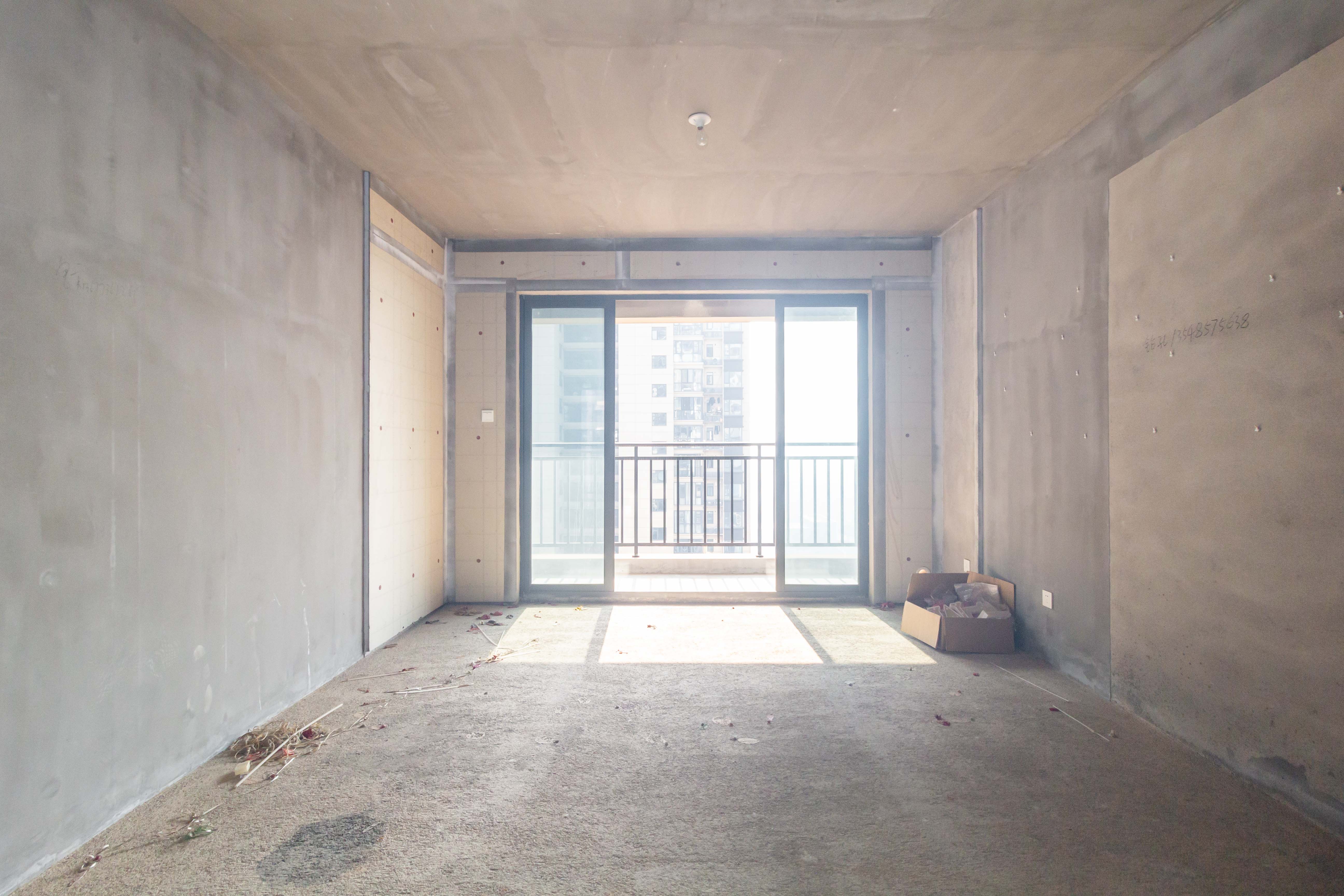 日盛湖湘花苑 3室2厅2卫 102.8万 日盛湖湘花苑 3室2厅2卫 102.8万客厅