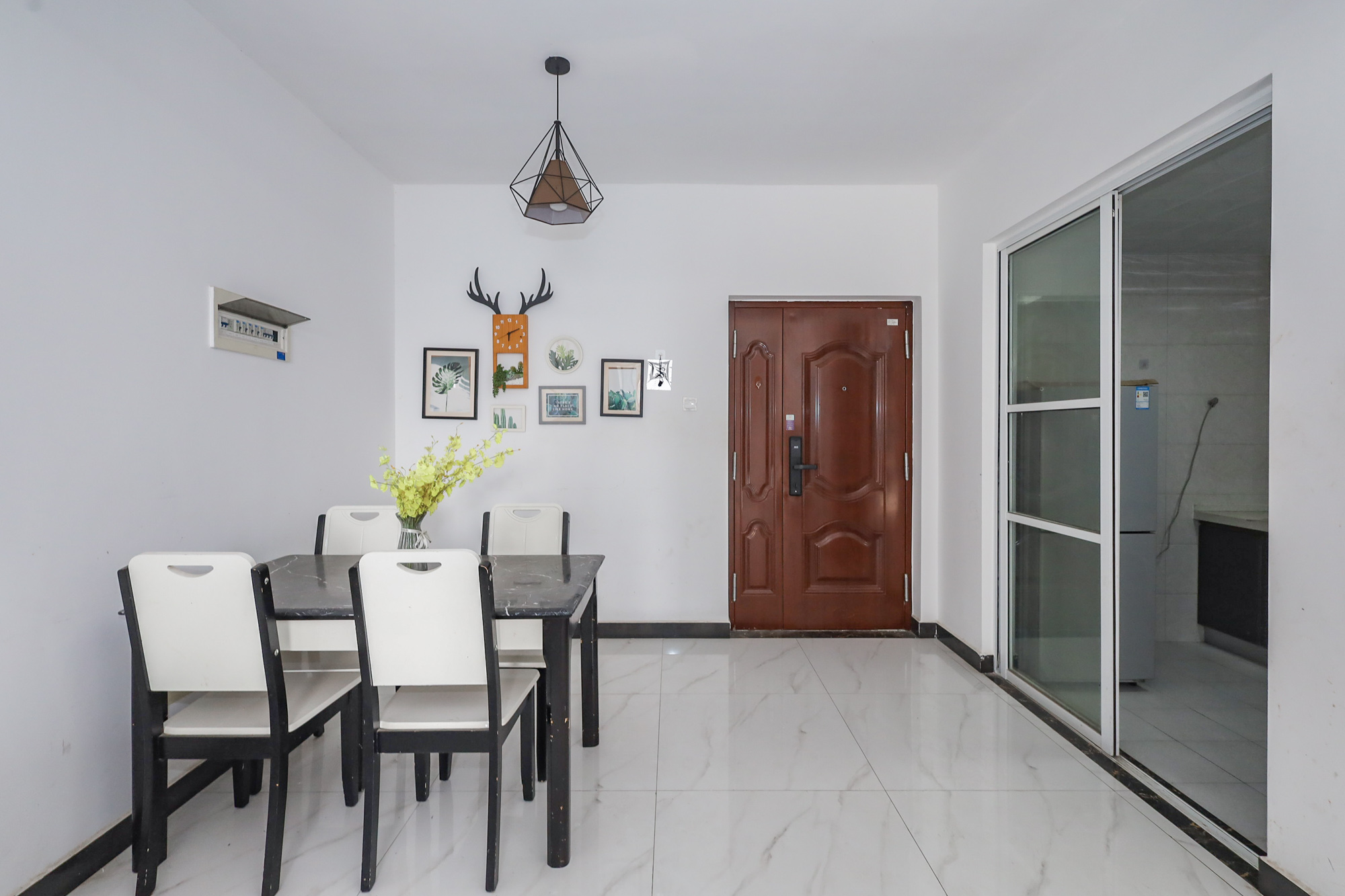 光明E城 3室2厅1卫 82.0万 光明E城 3室2厅1卫 82.0万其他