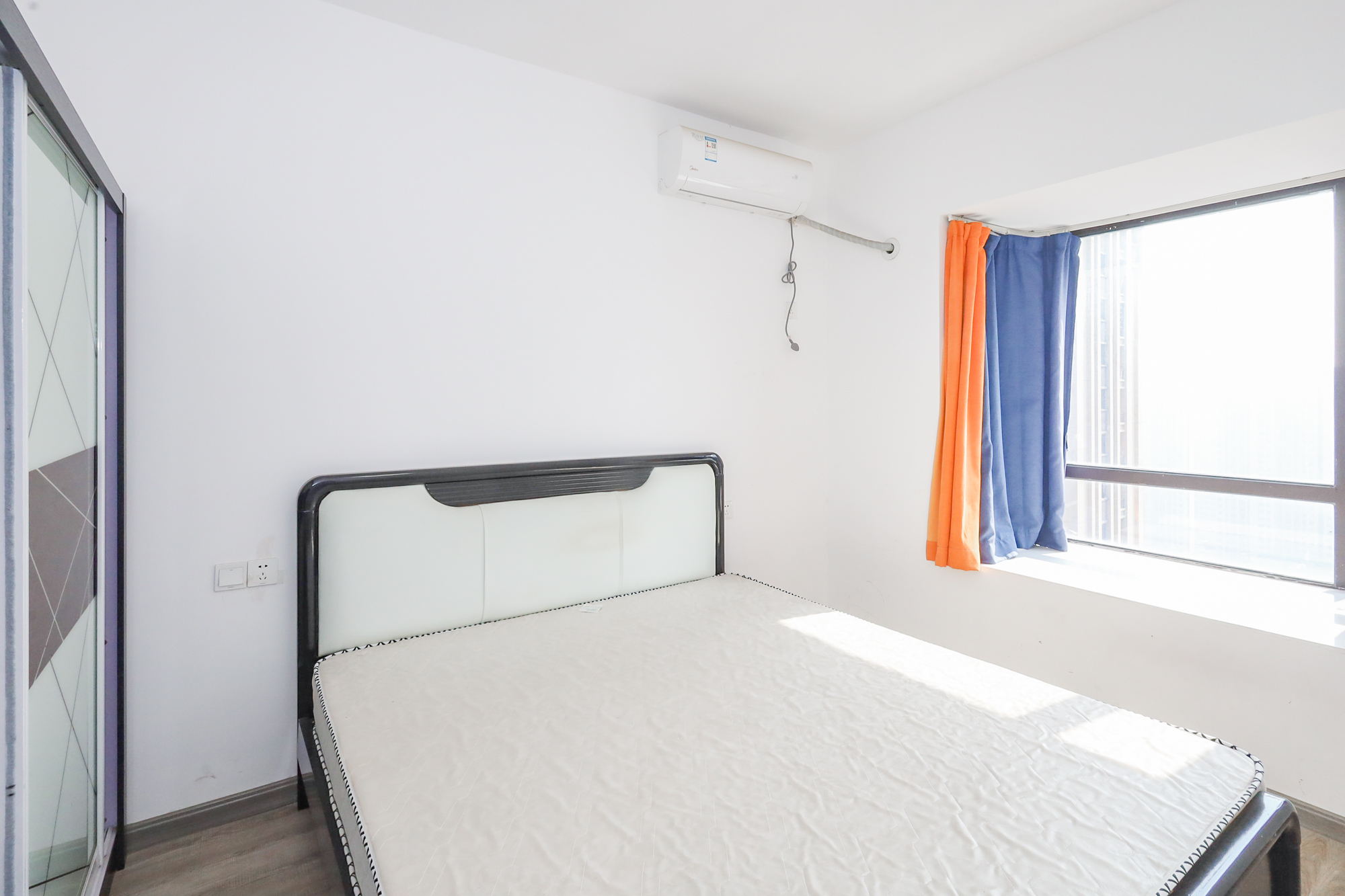 光明E城 3室2厅1卫 82.0万 光明E城 3室2厅1卫 82.0万卧室