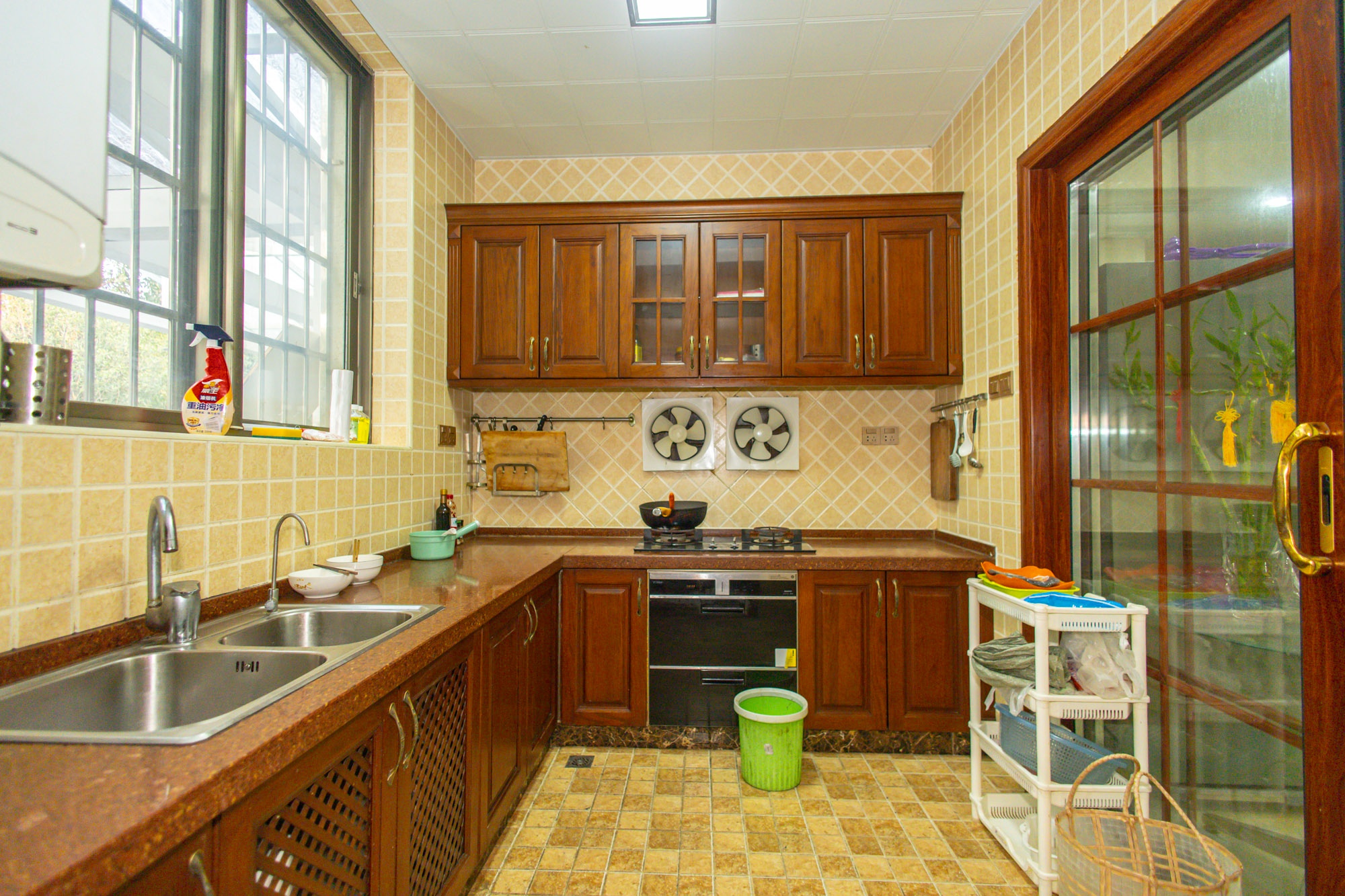 碧桂园威尼斯城 5室2厅5卫 389.98万 碧桂园威尼斯城 5室2厅5卫 389.98万厨房