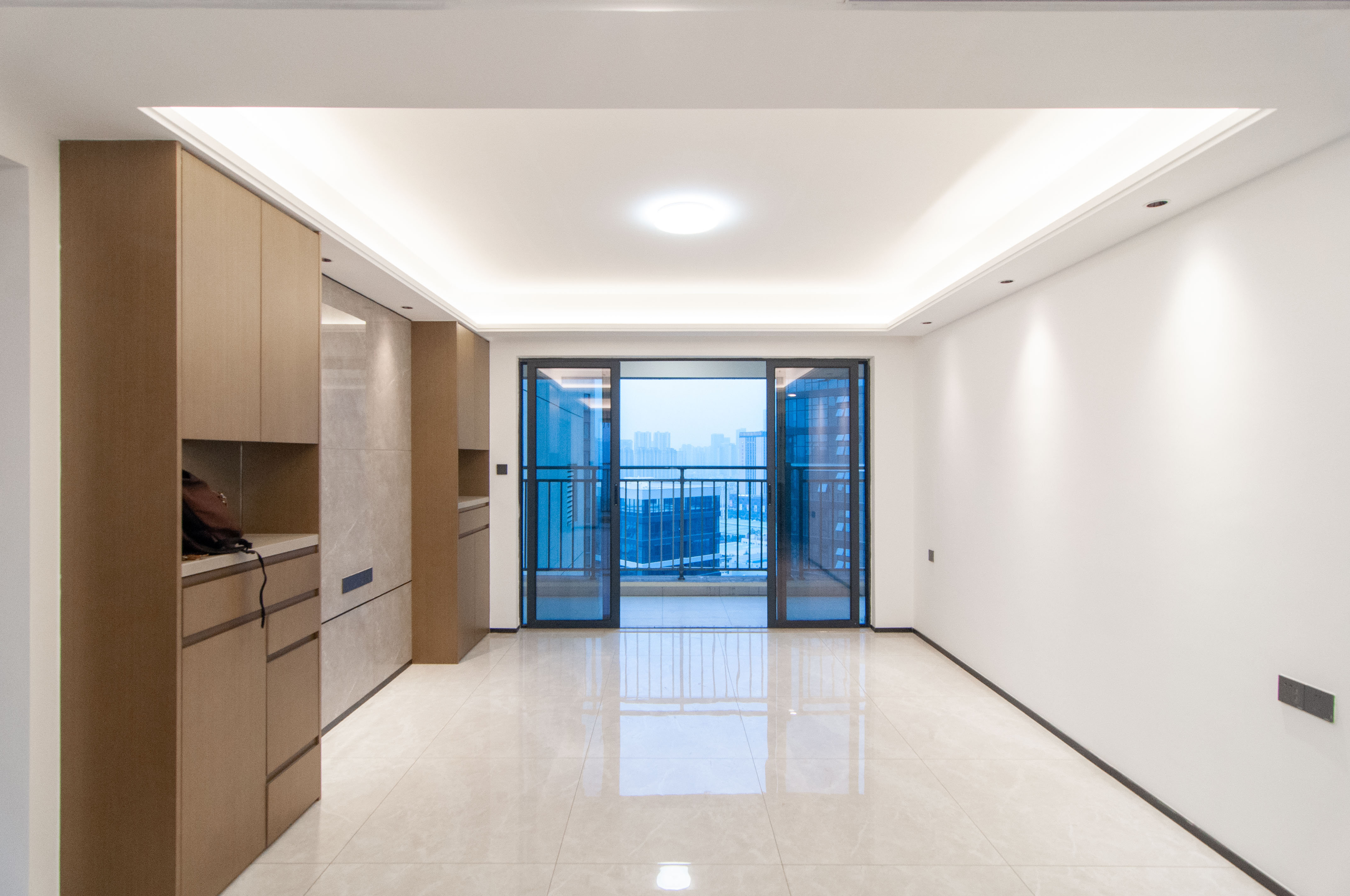 长房悦香山  4室2厅2卫    145.0万 长房悦香山  4室2厅2卫    145.0万客厅