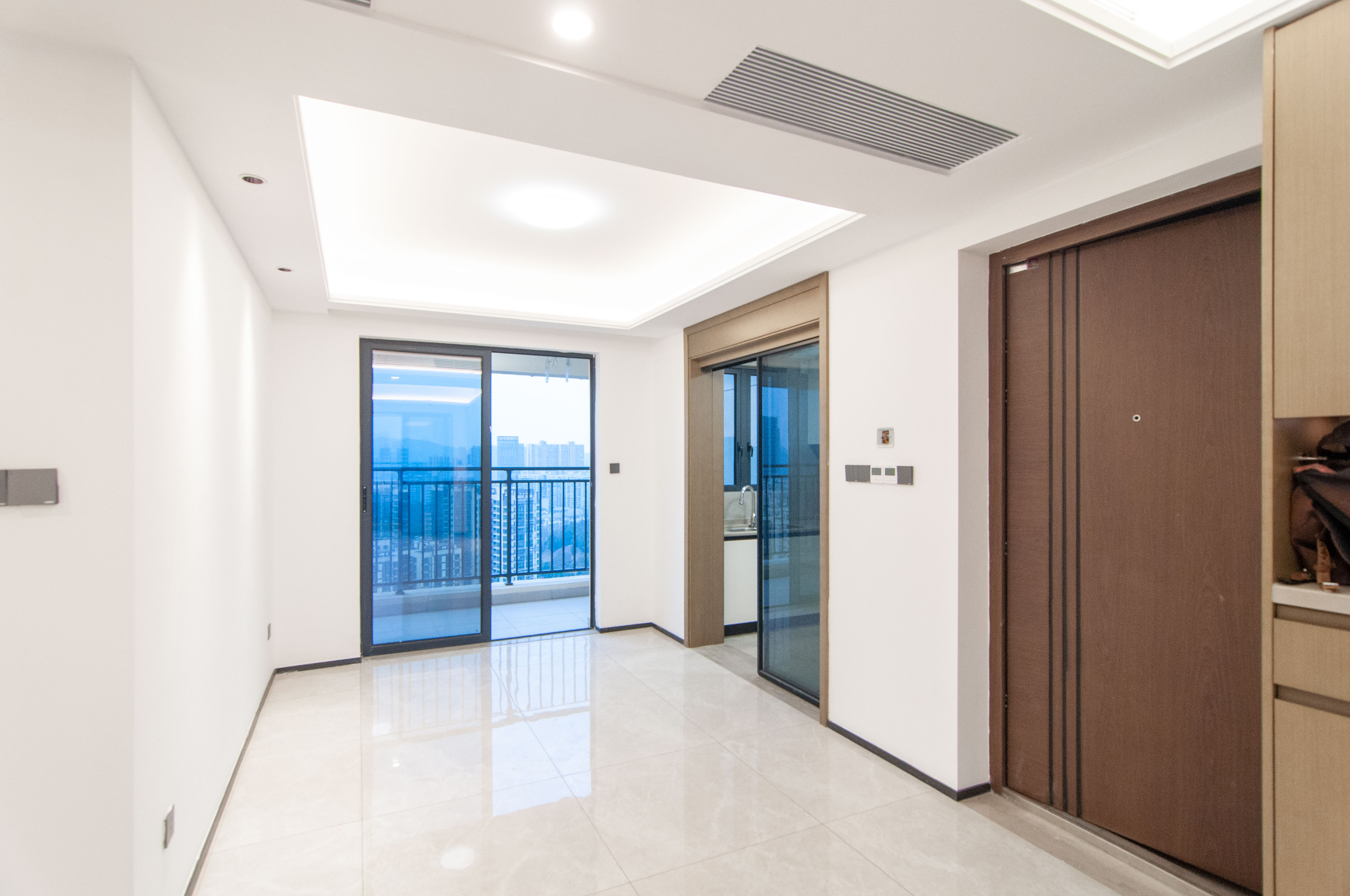 长房悦香山  4室2厅2卫    145.0万 长房悦香山  4室2厅2卫    145.0万客厅