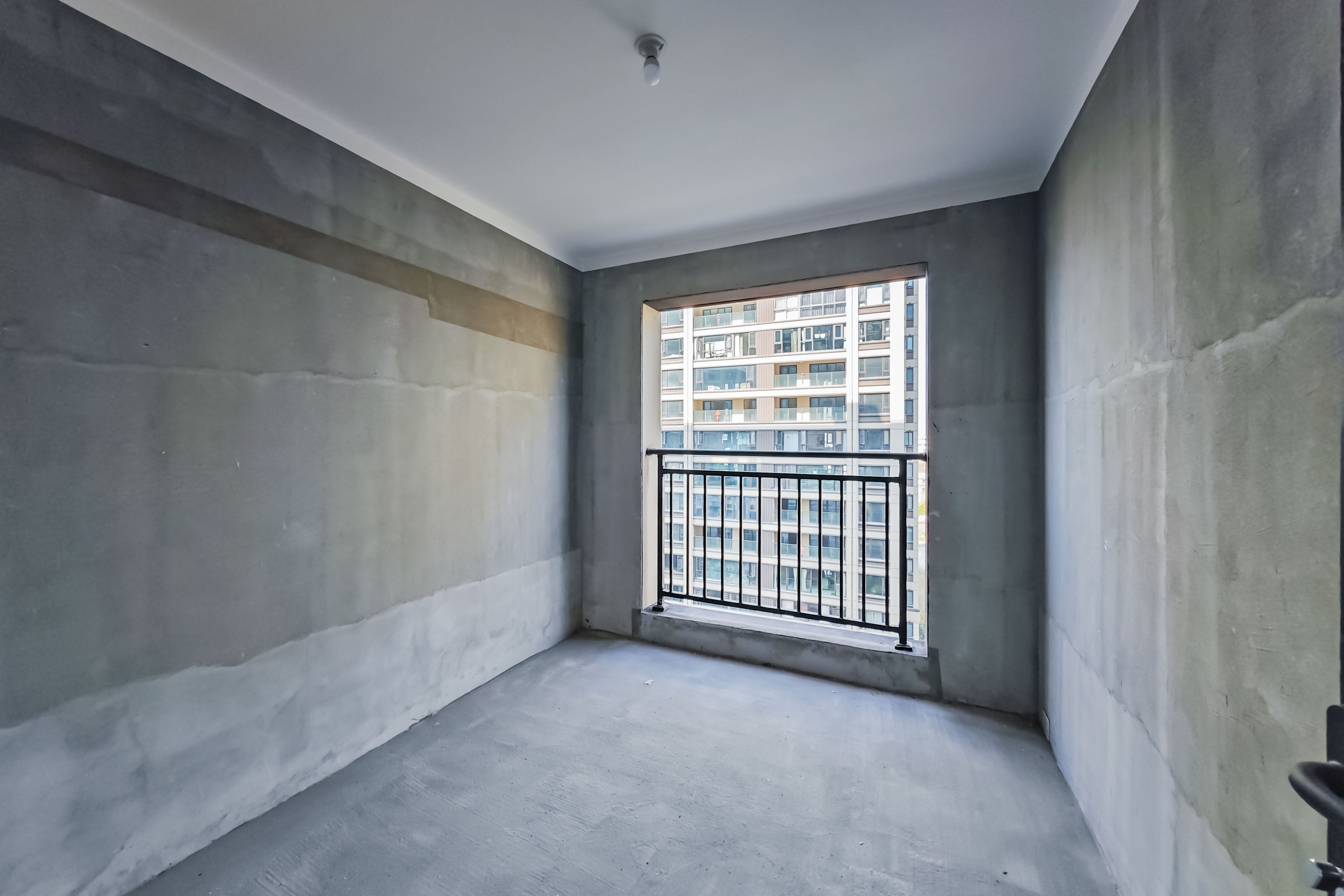 建发玖洲和玺  4室2厅1卫   198.00万其他