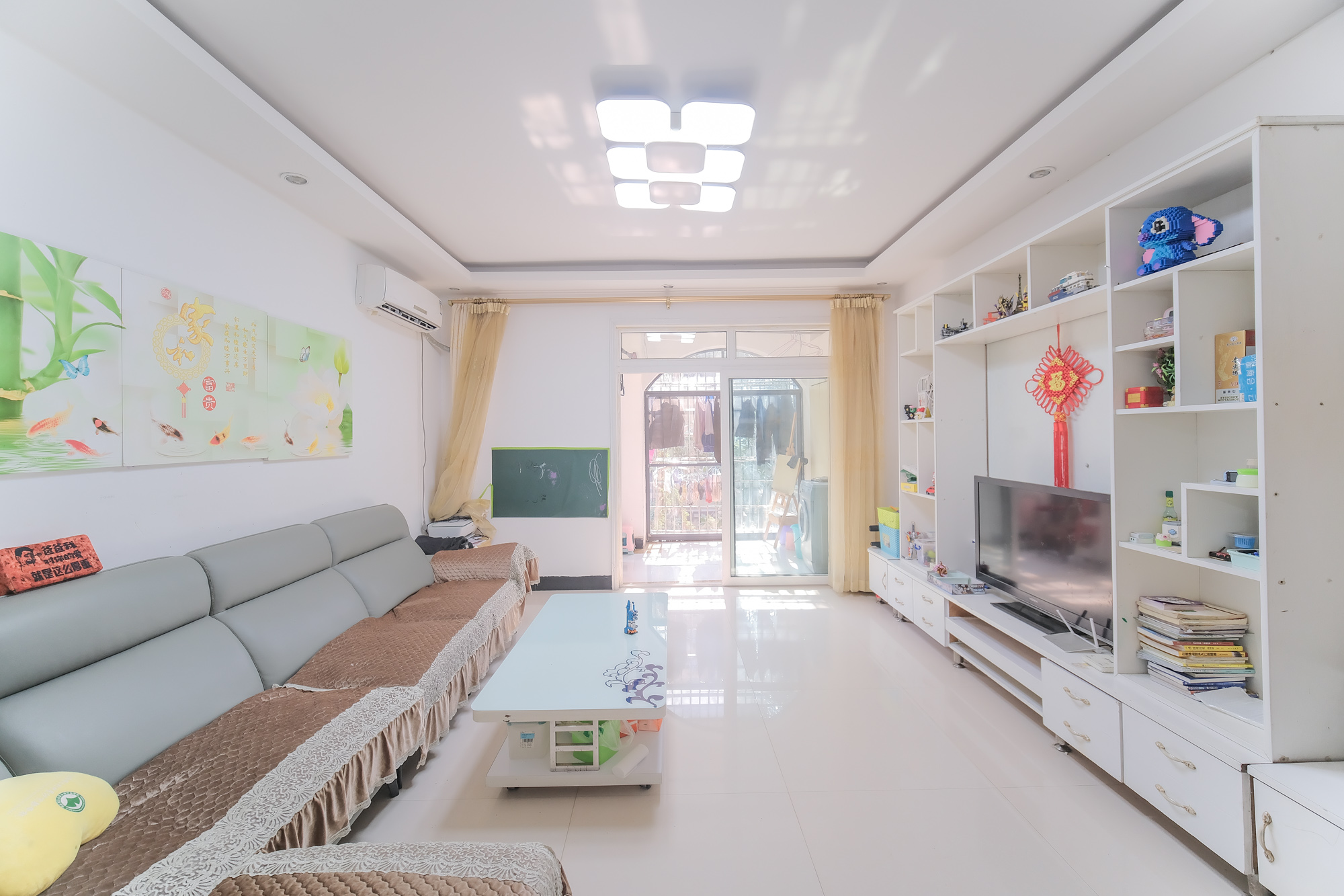 郡原居里 2室2厅1卫 55.0万 郡原居里 2室2厅1卫 55.0万客厅