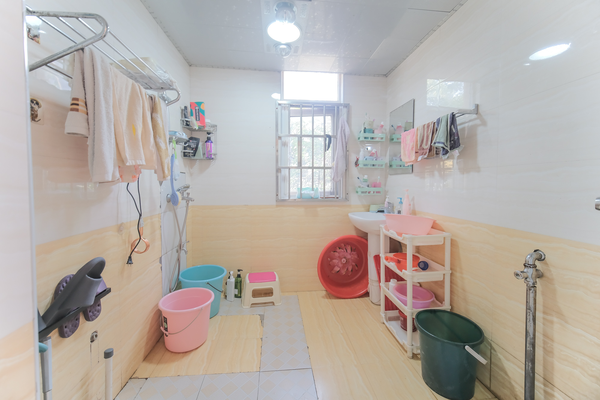 郡原居里 2室2厅1卫 55.0万 郡原居里 2室2厅1卫 55.0万卫生间