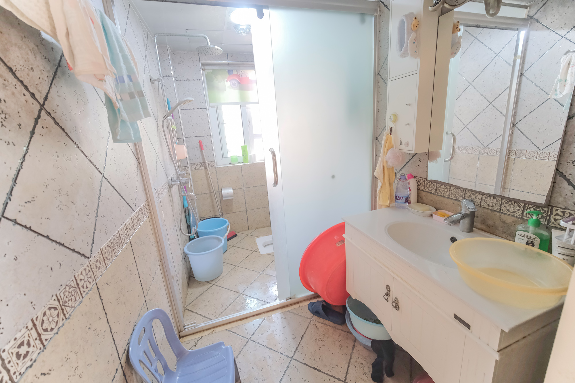 山水湾  3室2厅1卫   80.00万卫生间