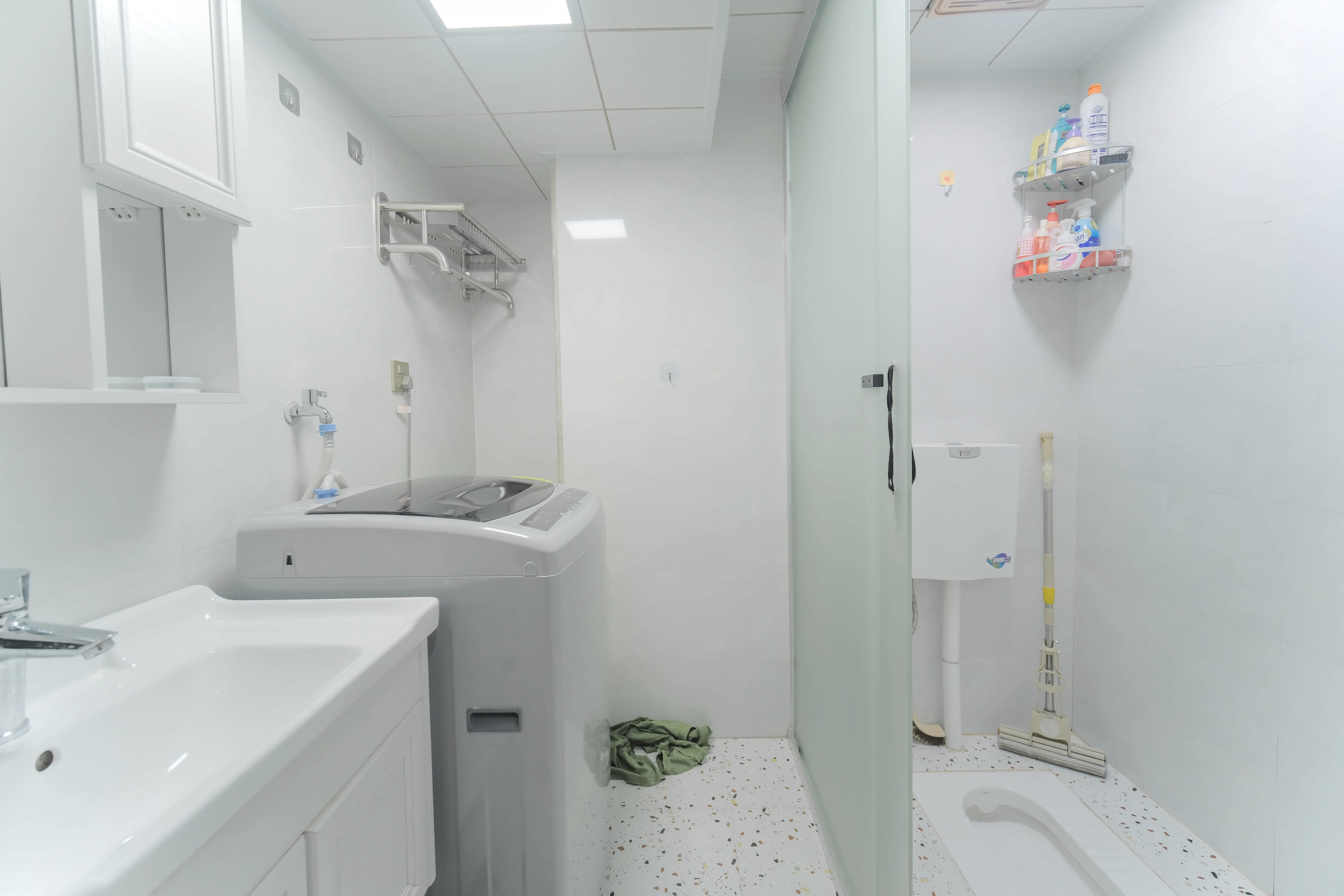 艾美潇湘  2室1厅1卫    26.8万 艾美潇湘  2室1厅1卫    26.8万卫生间