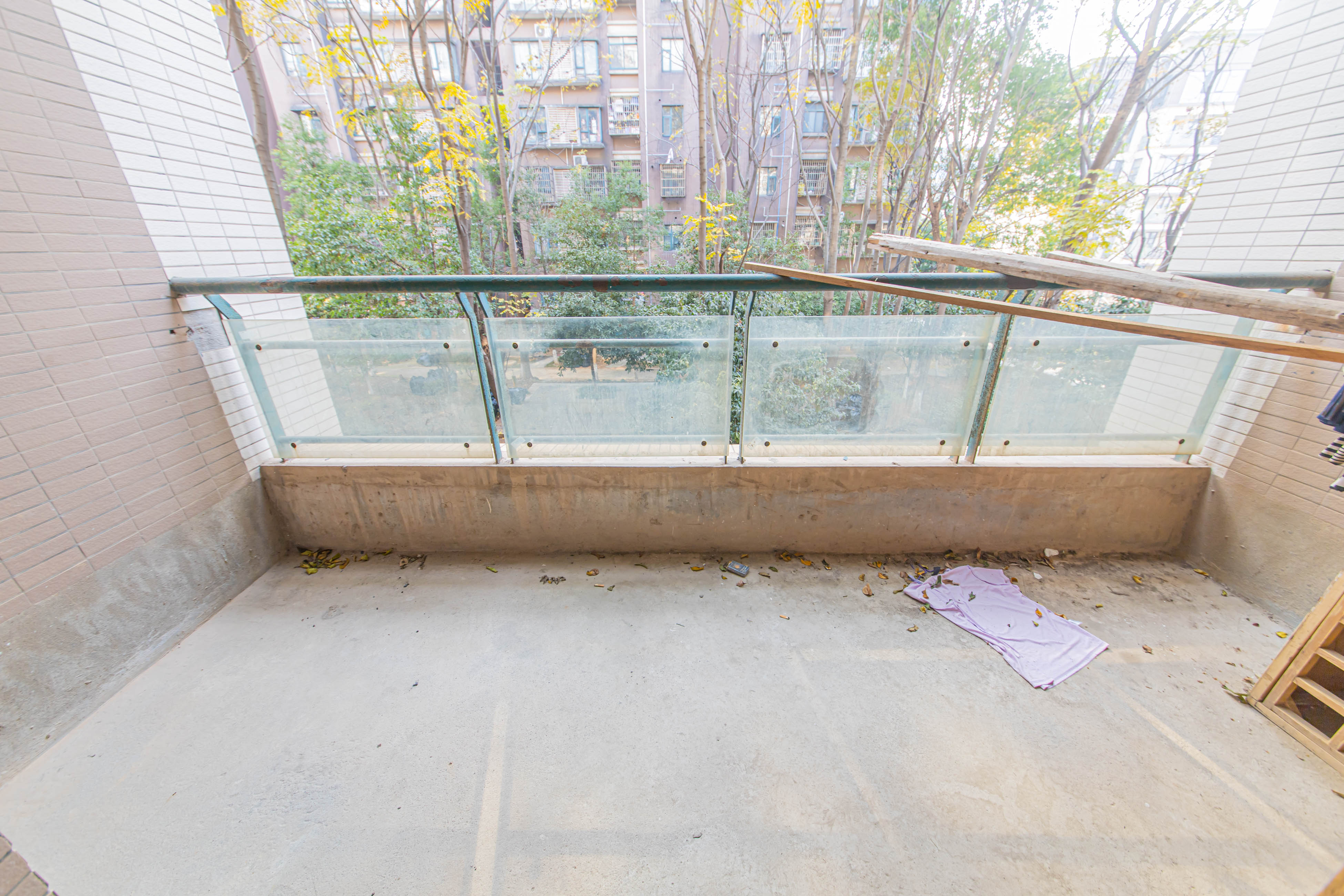 银桂苑 3室2厅2卫 106.0万 银桂苑 3室2厅2卫 106.0万阳台