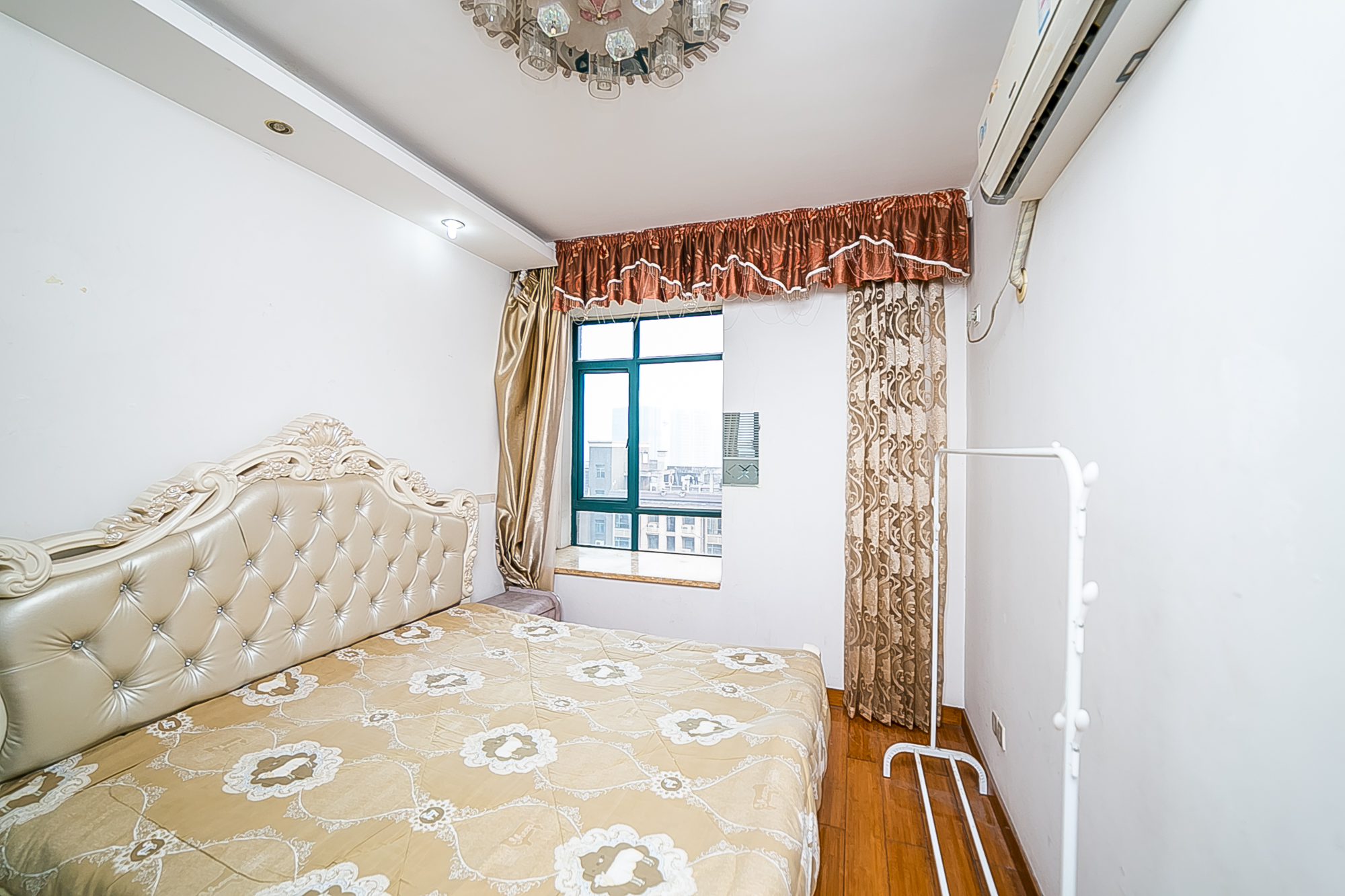 中江国际花城  1室1厅1卫    37.0万 中江国际花城  1室1厅1卫    37.0万卧室