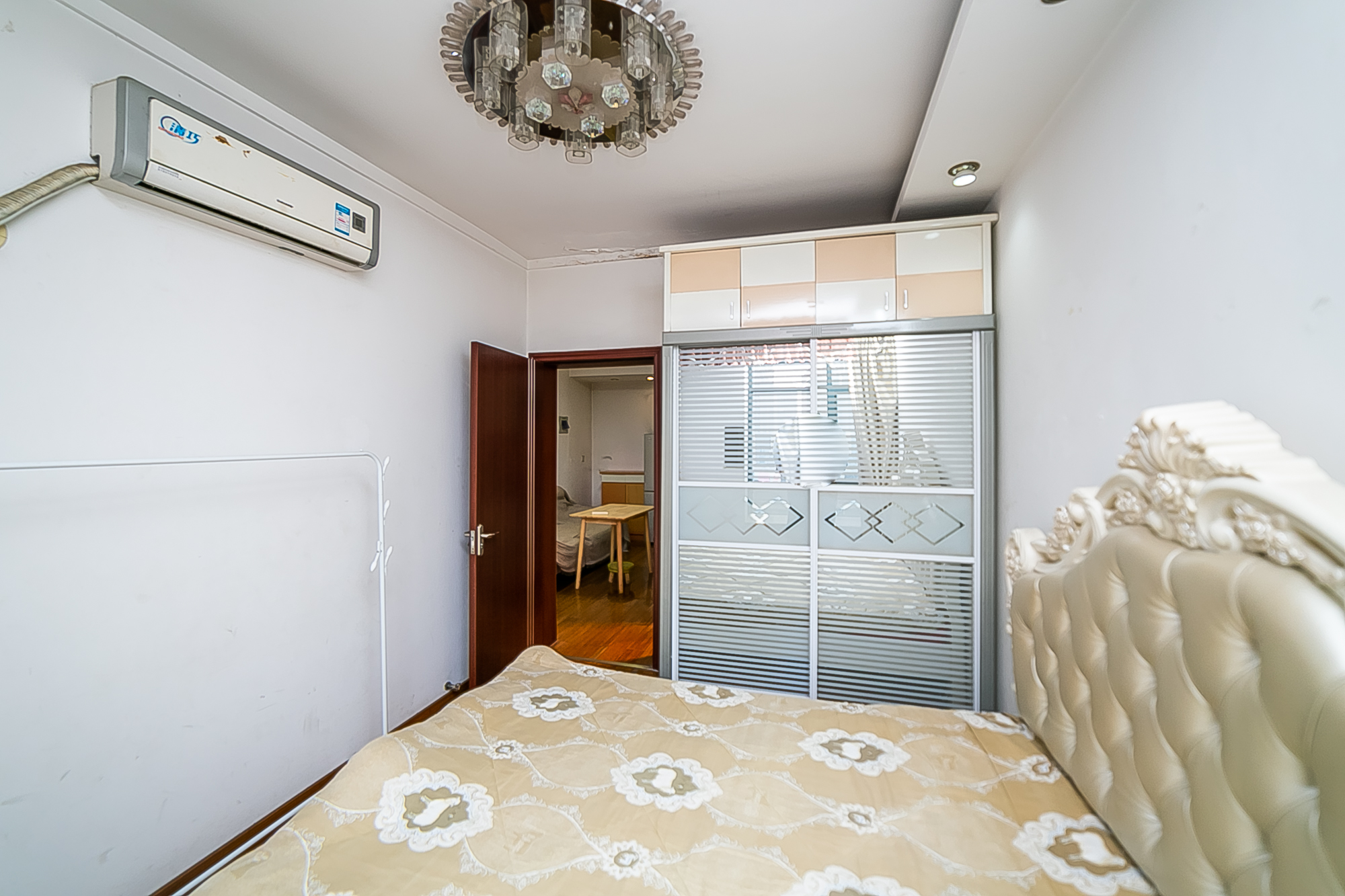 中江国际花城  1室1厅1卫    37.0万 中江国际花城  1室1厅1卫    37.0万卧室