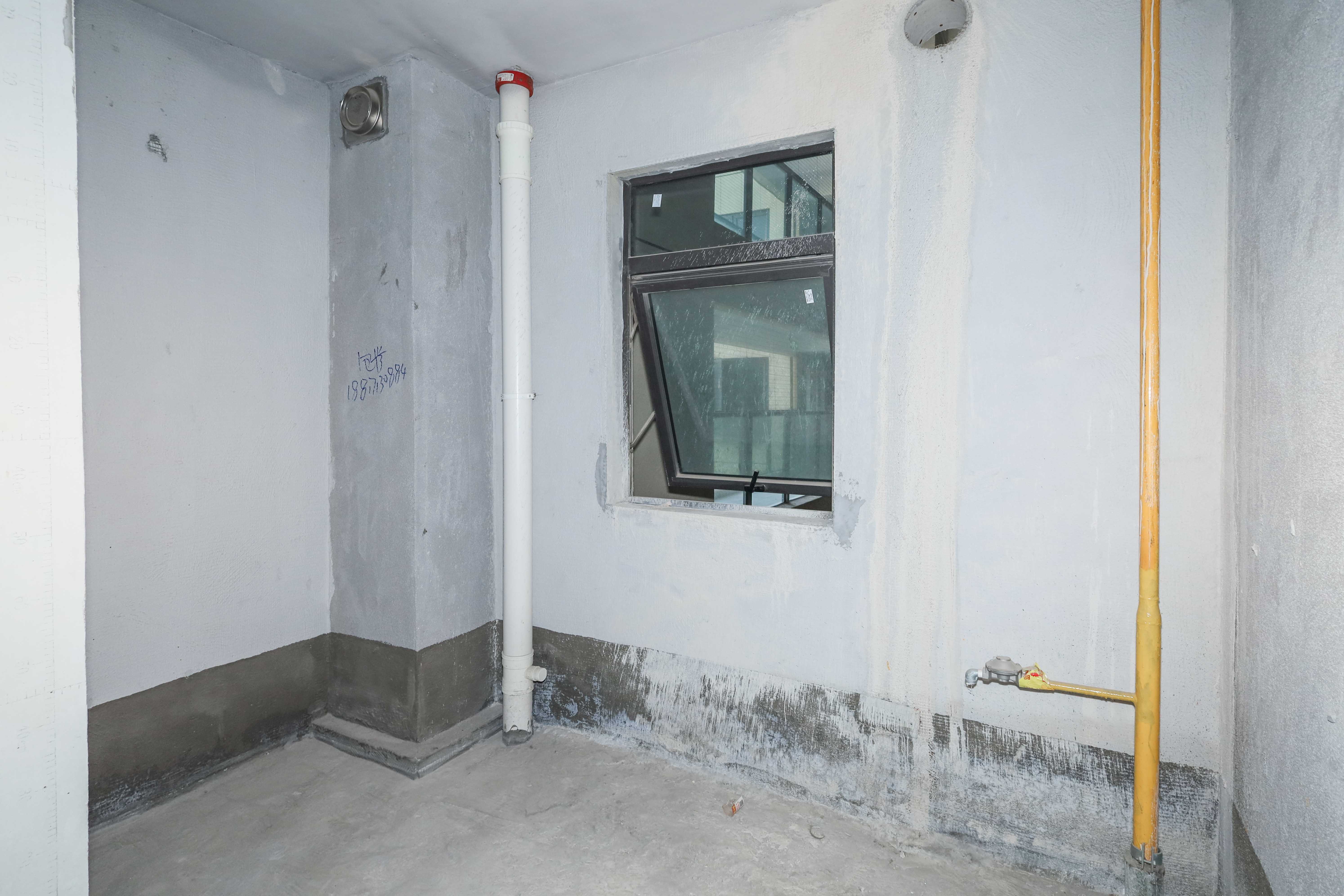 汉唐世家二期 3室2厅2卫 68.0万 汉唐世家二期 3室2厅2卫 68.0万厨房