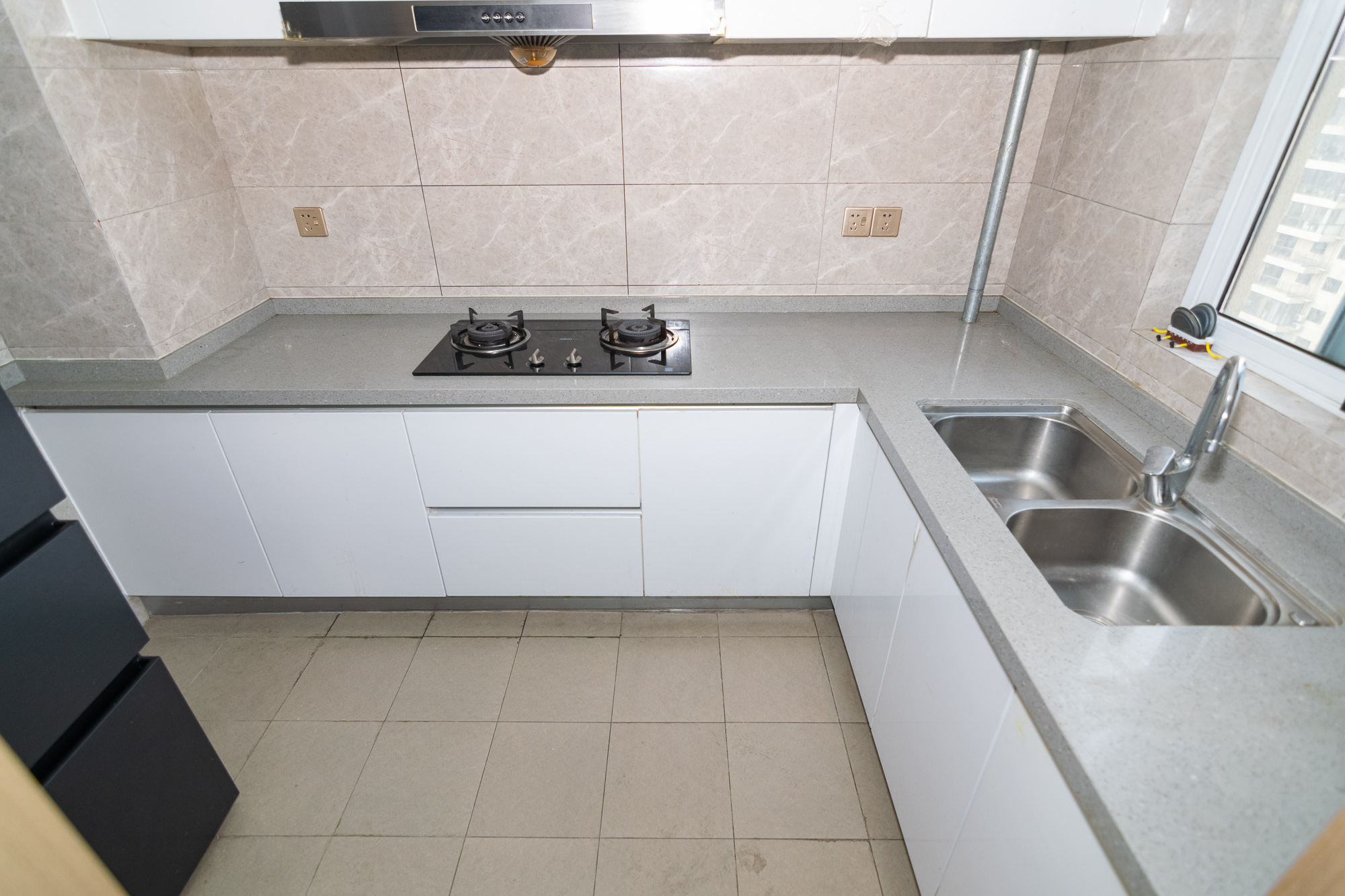 新华联梦想城  4室2厅2卫    115.0万厨房