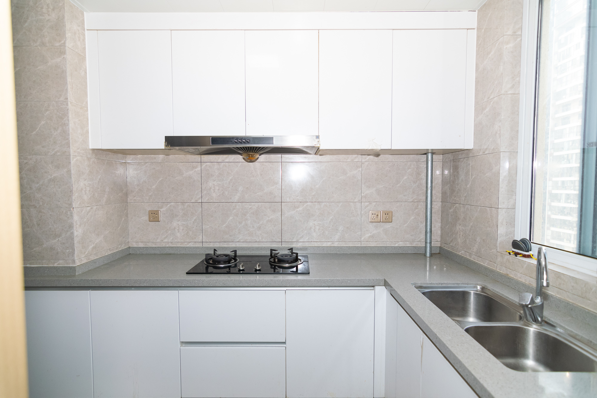 新华联梦想城  4室2厅2卫    115.0万厨房