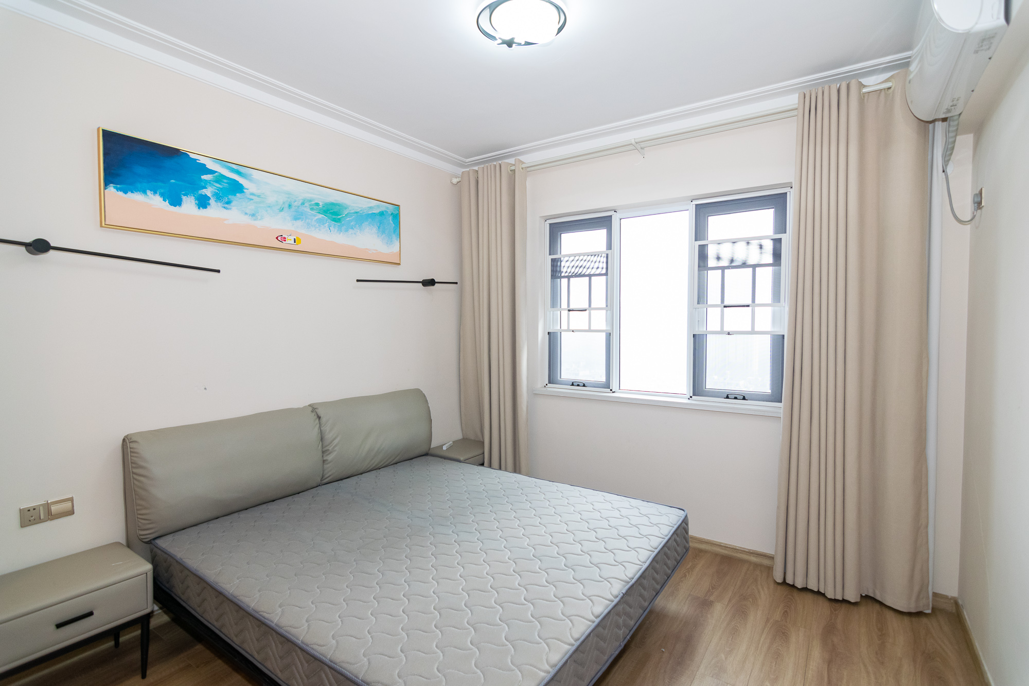 新华联梦想城  4室2厅2卫    115.0万卧室