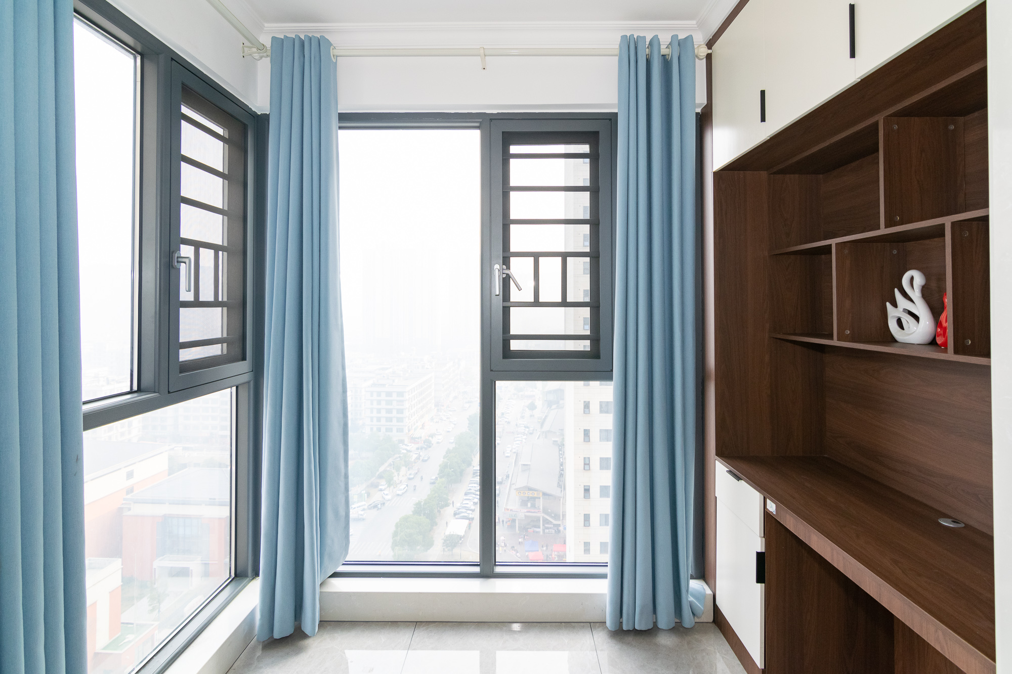 新华联梦想城  4室2厅2卫    115.0万阳台