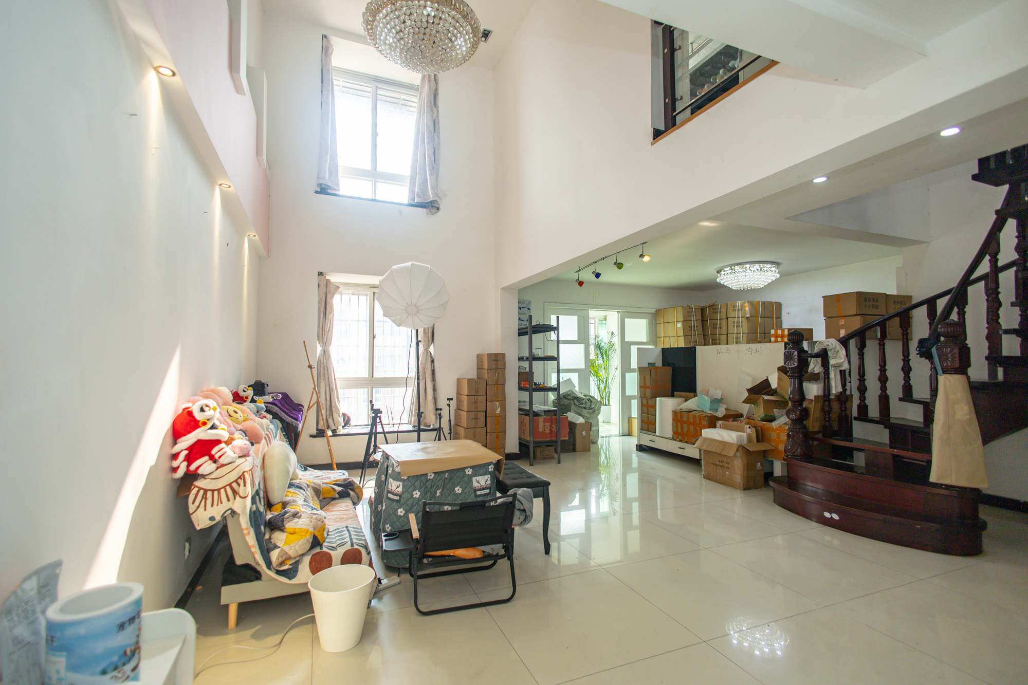 晶华美地 5室2厅2卫 140.0万 晶华美地 5室2厅2卫 140.0万客厅