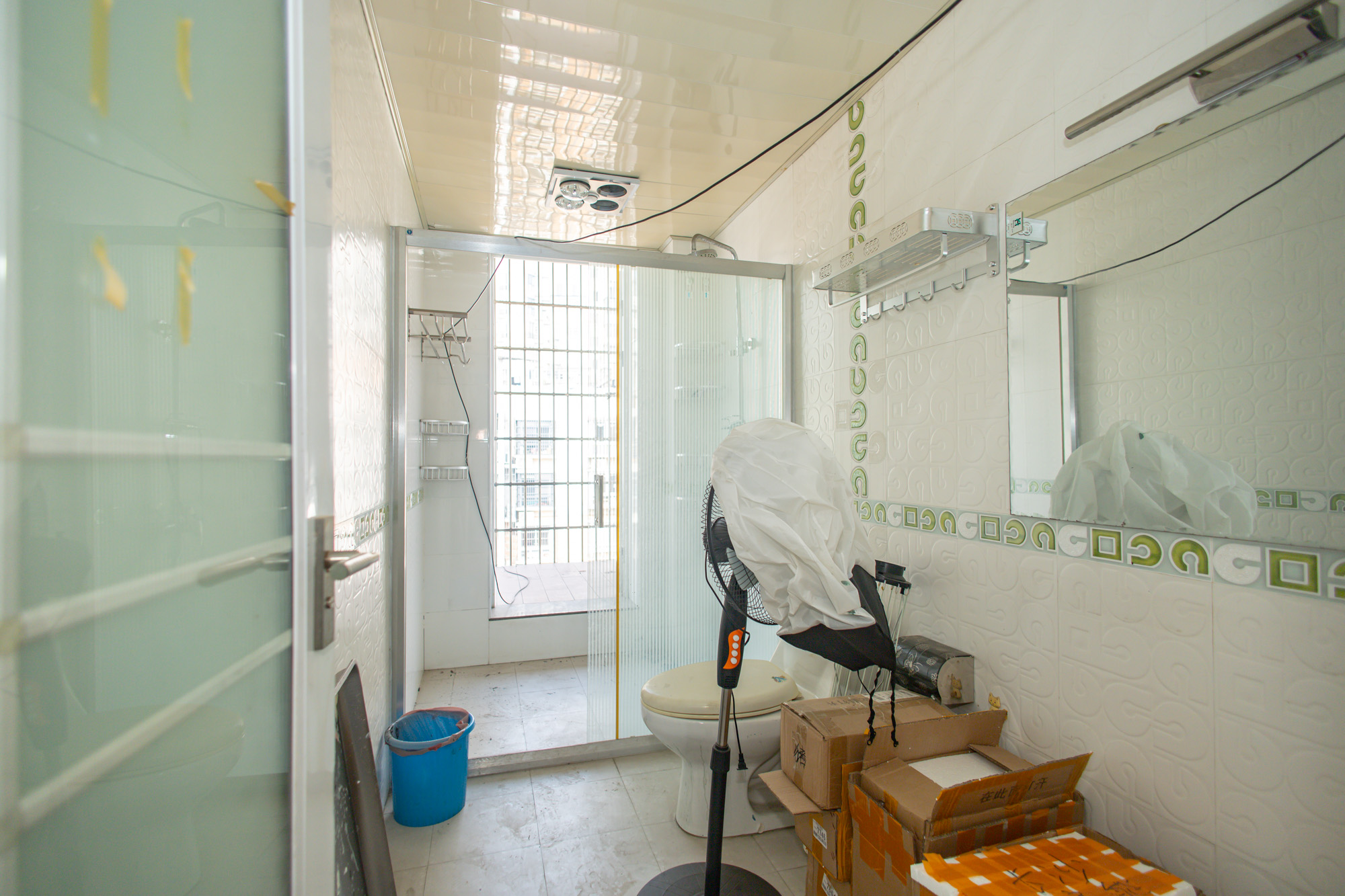 晶华美地 5室2厅2卫 140.0万 晶华美地 5室2厅2卫 140.0万卫生间