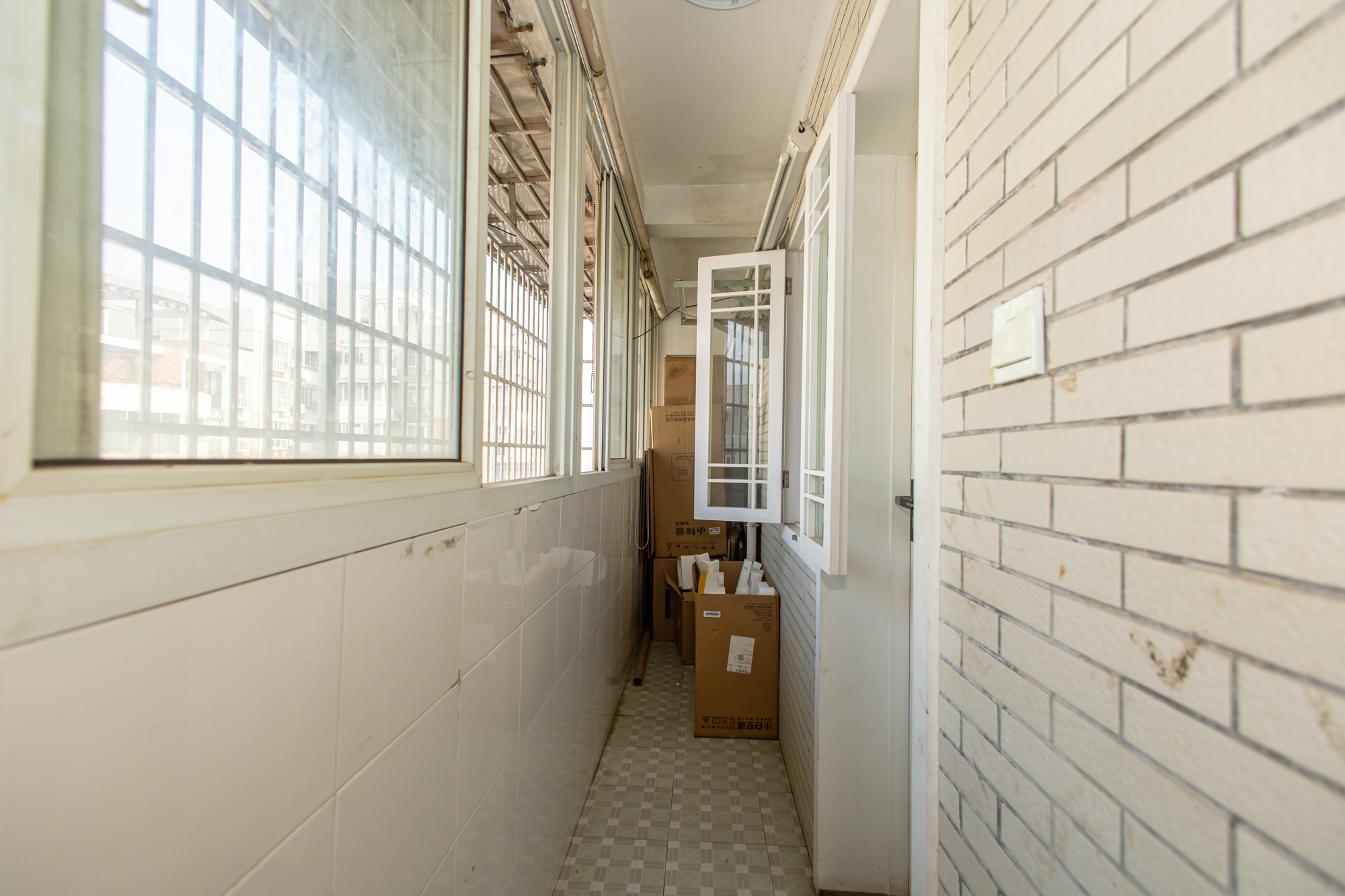 晶华美地 5室2厅2卫 140.0万 晶华美地 5室2厅2卫 140.0万阳台