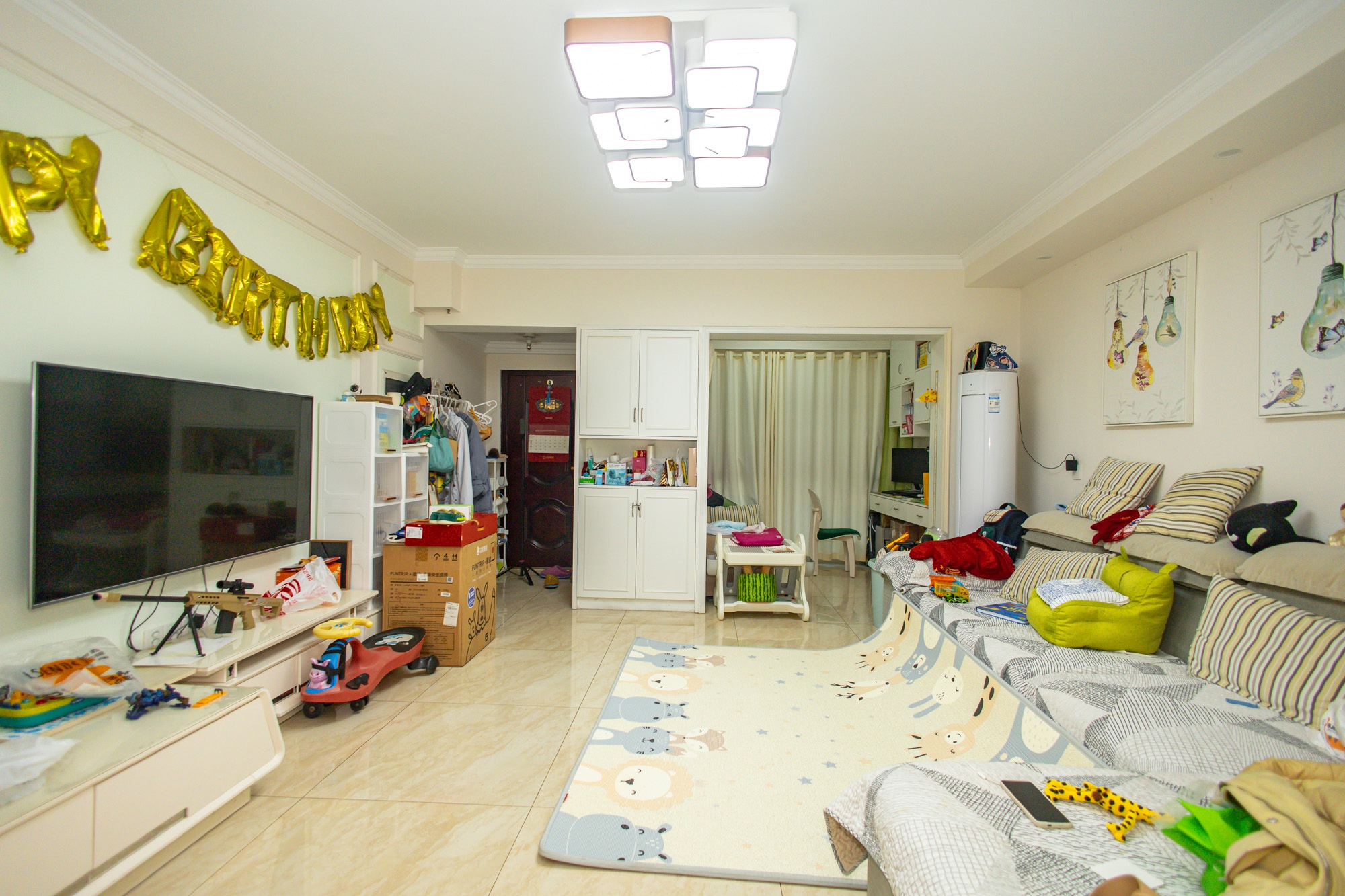 新长海广场 3室2厅1卫 43.8万 新长海广场 3室2厅1卫 43.8万客厅