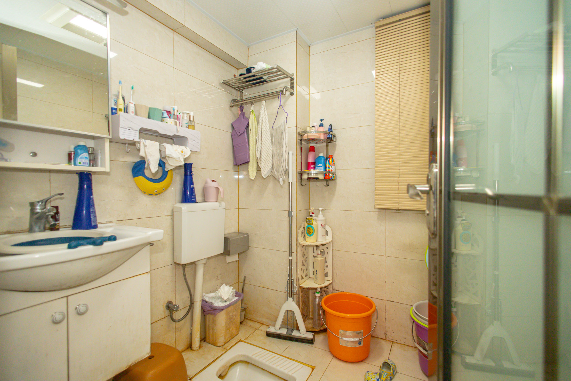 新长海广场 3室2厅1卫 43.8万 新长海广场 3室2厅1卫 43.8万卫生间