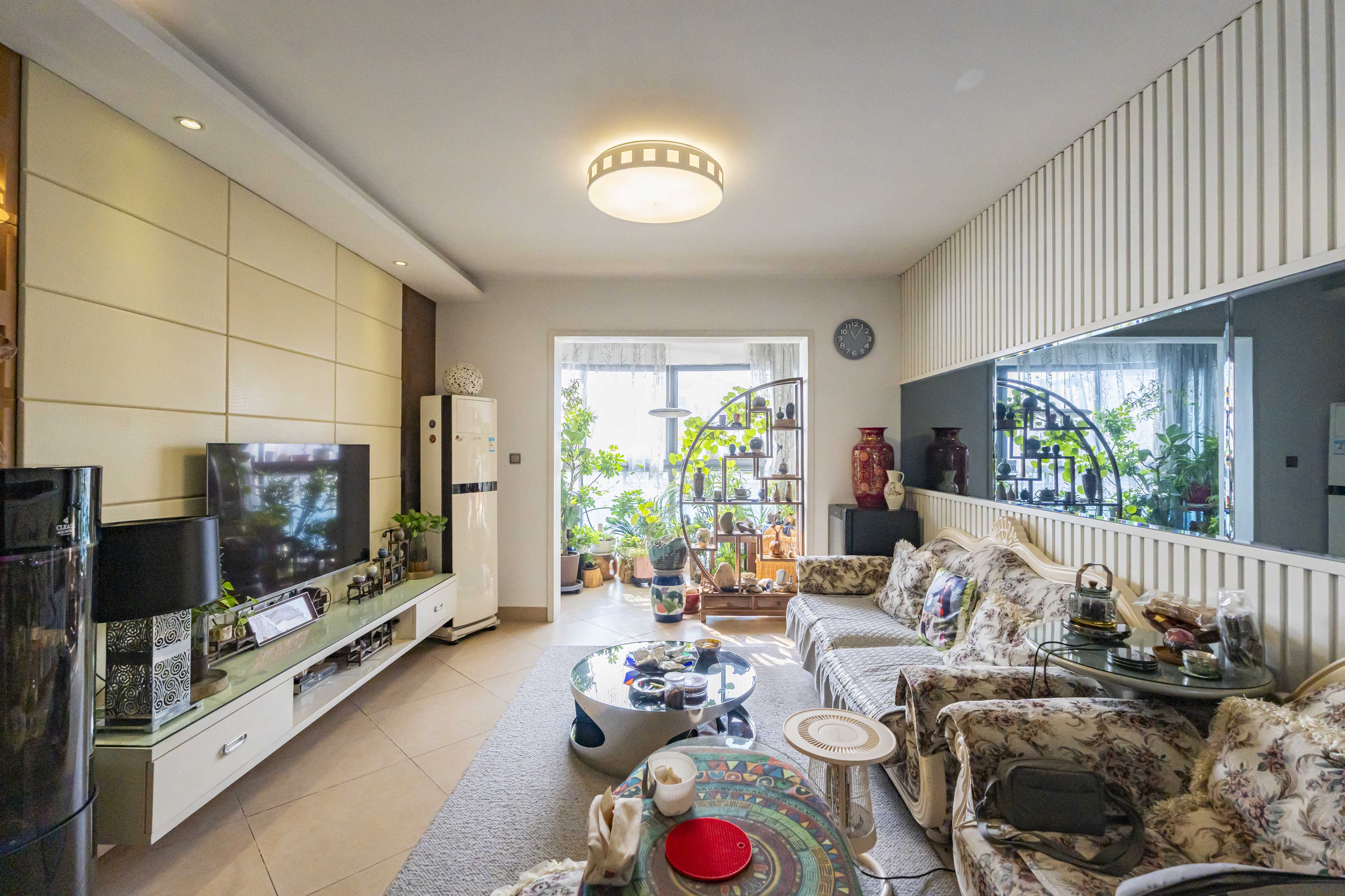 凯乐国际城 2室2厅1卫 110.00万 凯乐国际城 2室2厅1卫 110.00万客厅