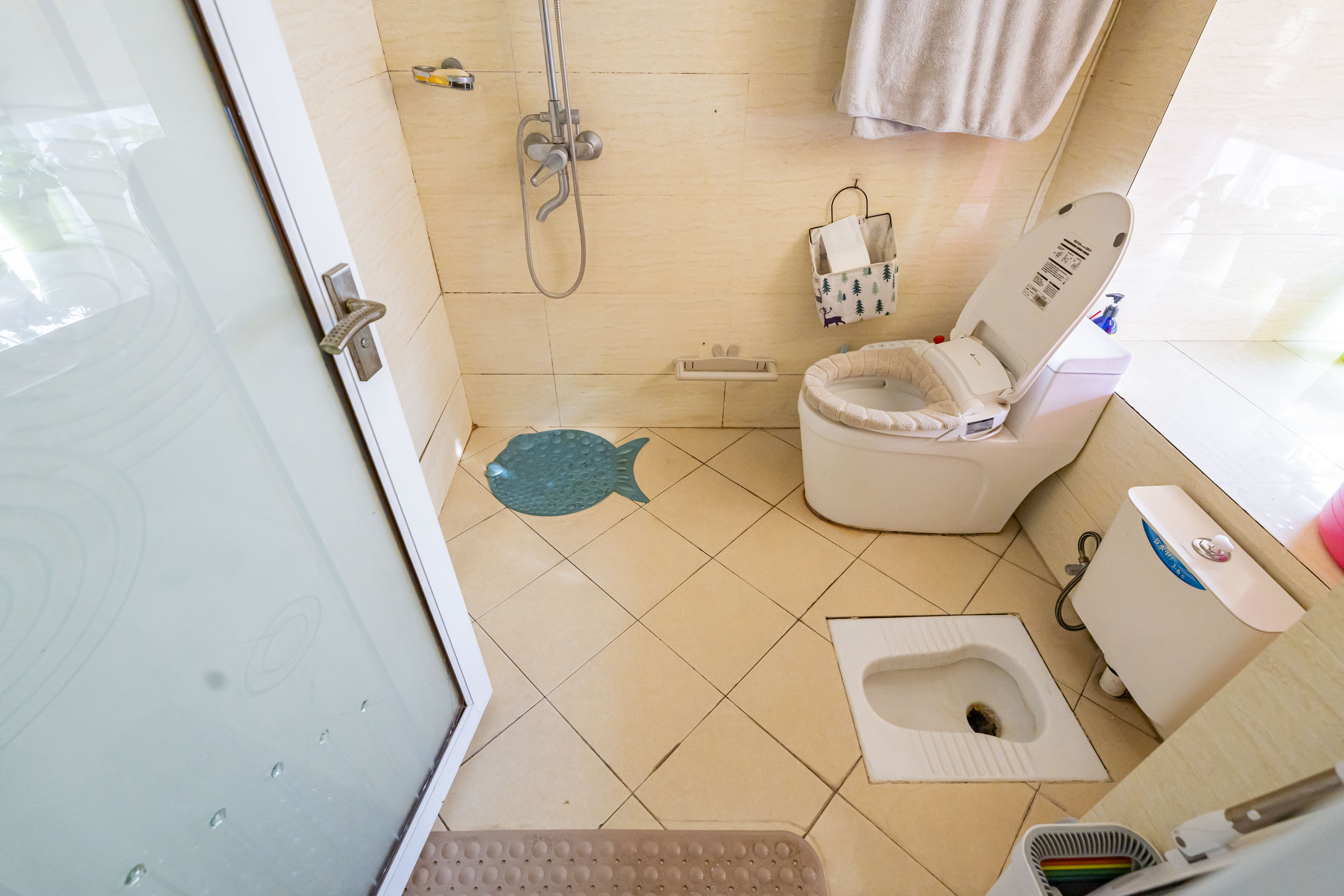 凯乐国际城 2室2厅1卫 110.00万 凯乐国际城 2室2厅1卫 110.00万卫生间