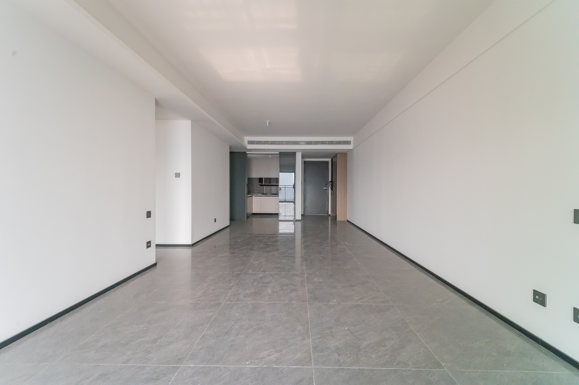 万科松湖天地 4室2厅2卫 158.0万 万科松湖天地 4室2厅2卫 158.0万客厅