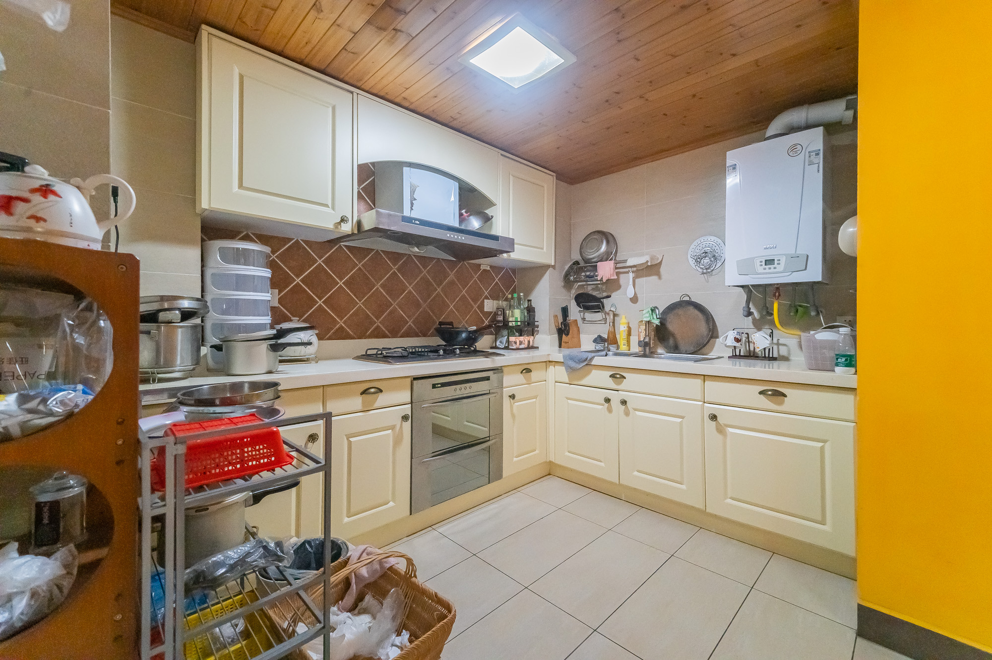 幸福里（幸福里一期）  6室2厅2卫    199.0万厨房